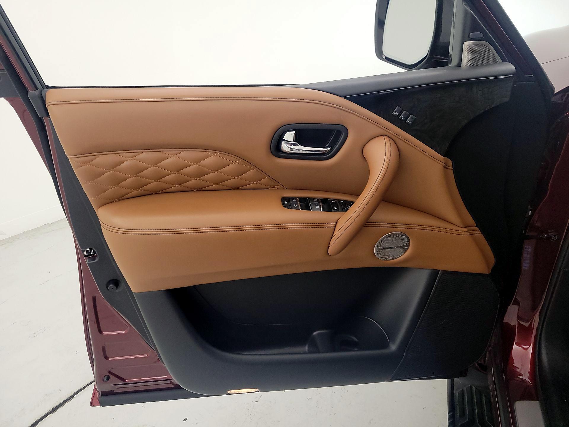 Thumbnail: 2022 INFINITI QX80 - 12