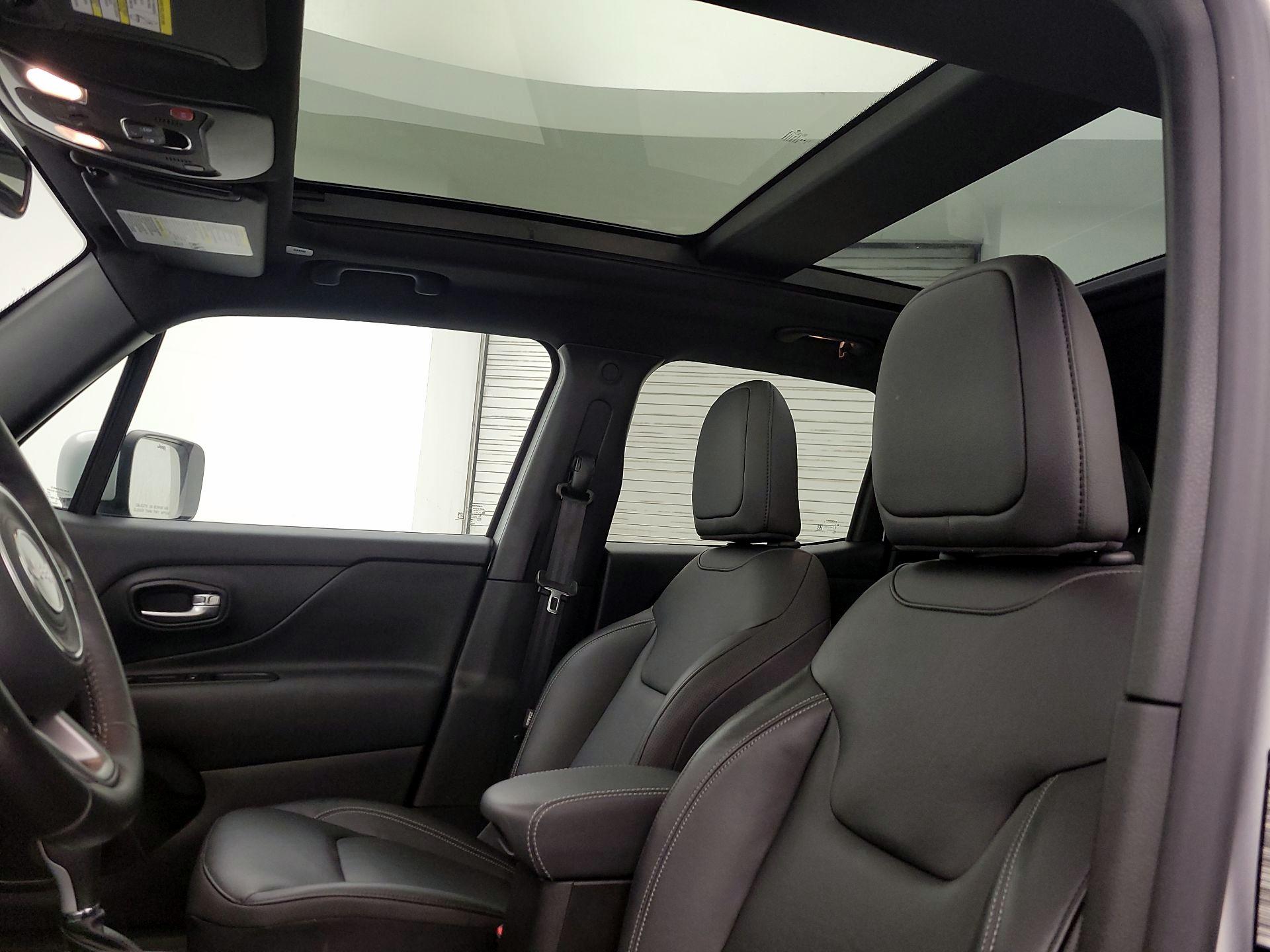 Thumbnail: 2020 Jeep Renegade - 20