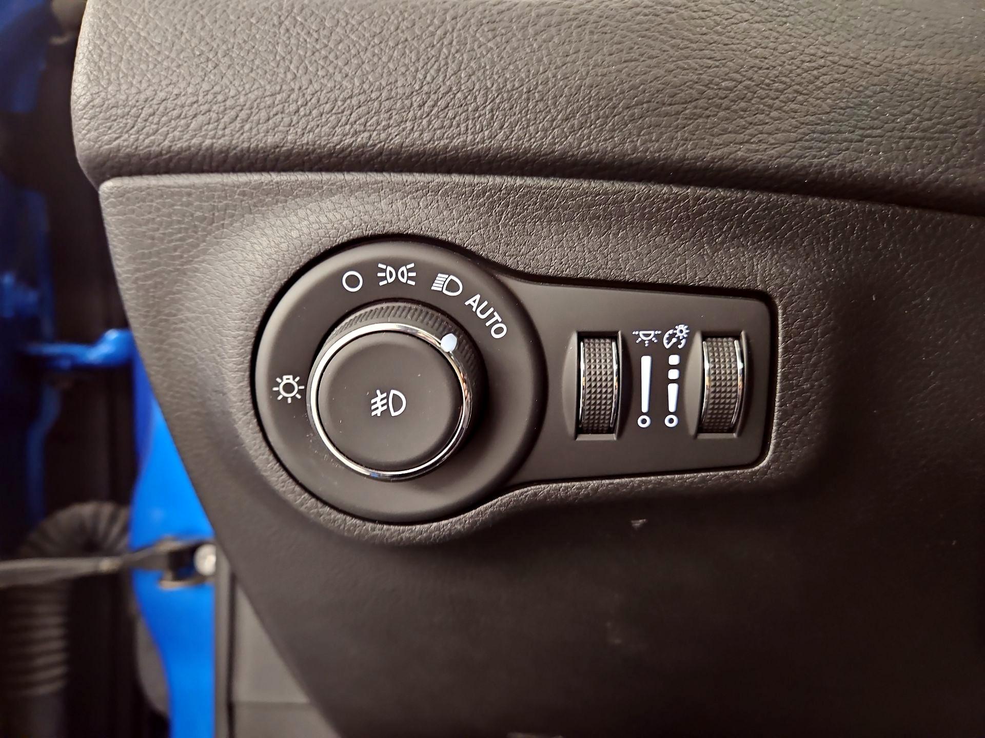 Thumbnail: 2018 Jeep Compass - 13