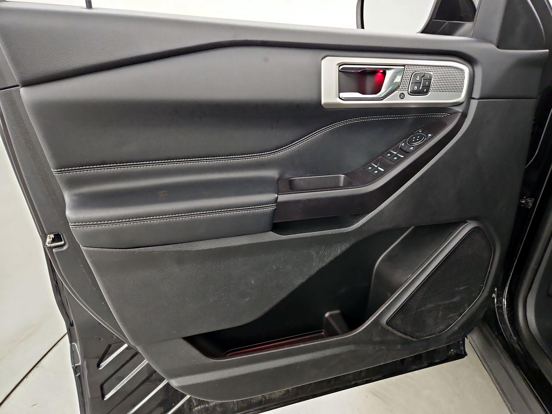 Thumbnail: 2020 Ford Explorer - 12