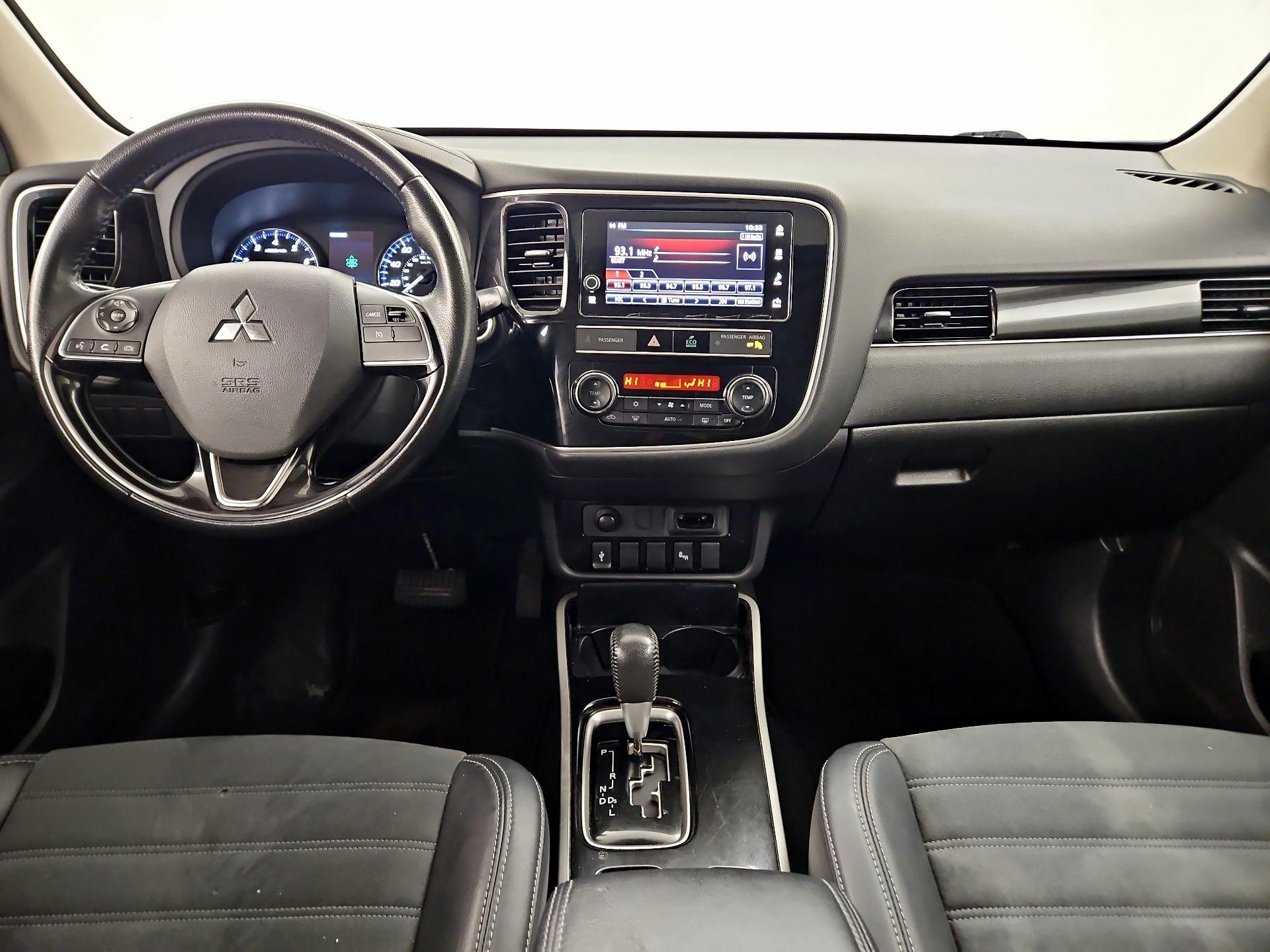 Thumbnail: 2019 Mitsubishi Outlander - 9