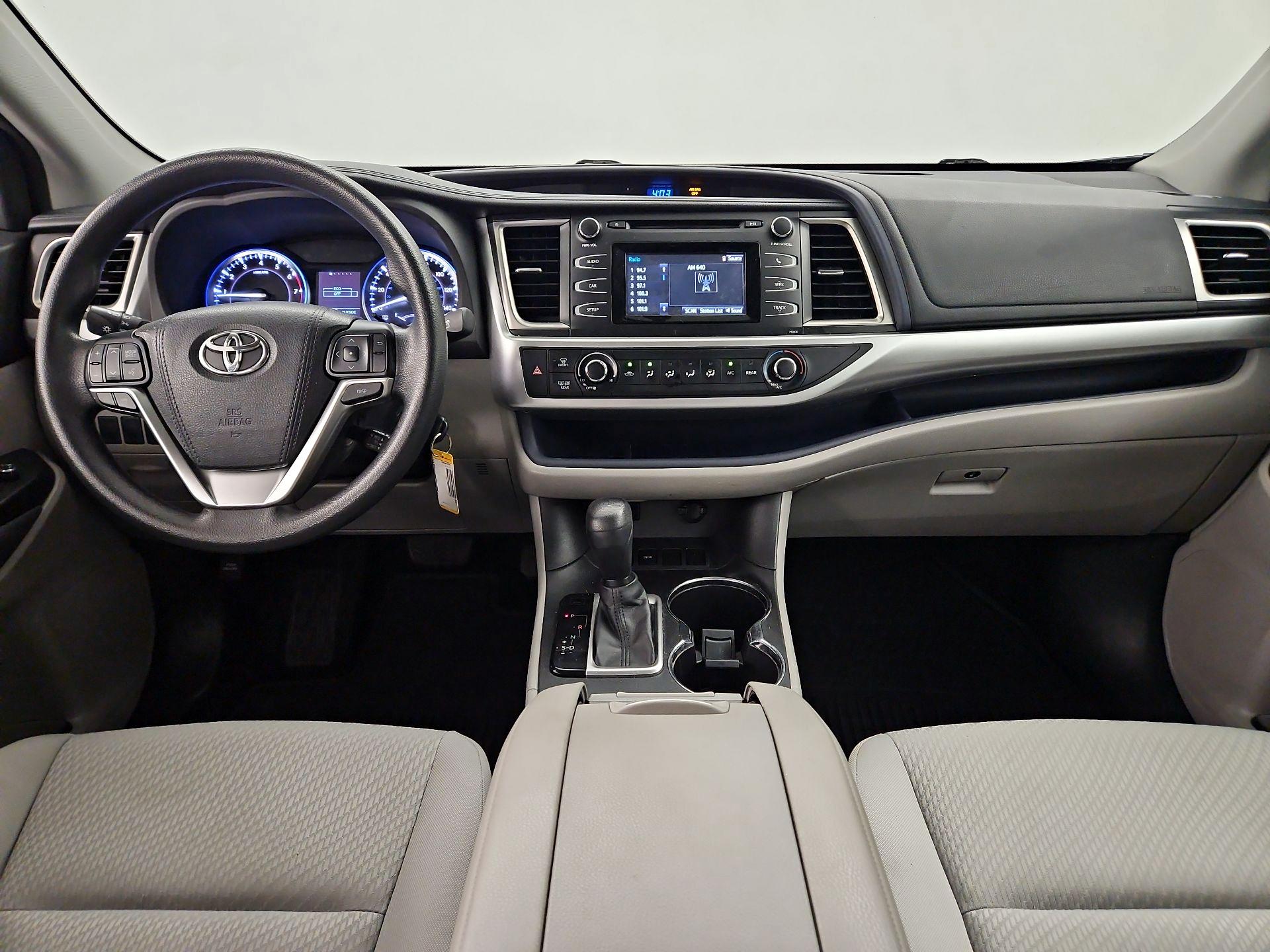 Thumbnail: 2015 Toyota Highlander - 9