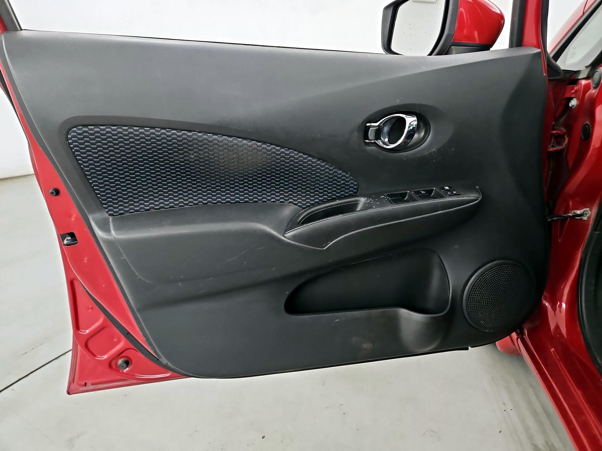 Thumbnail: 2015 Nissan Versa Note - 12