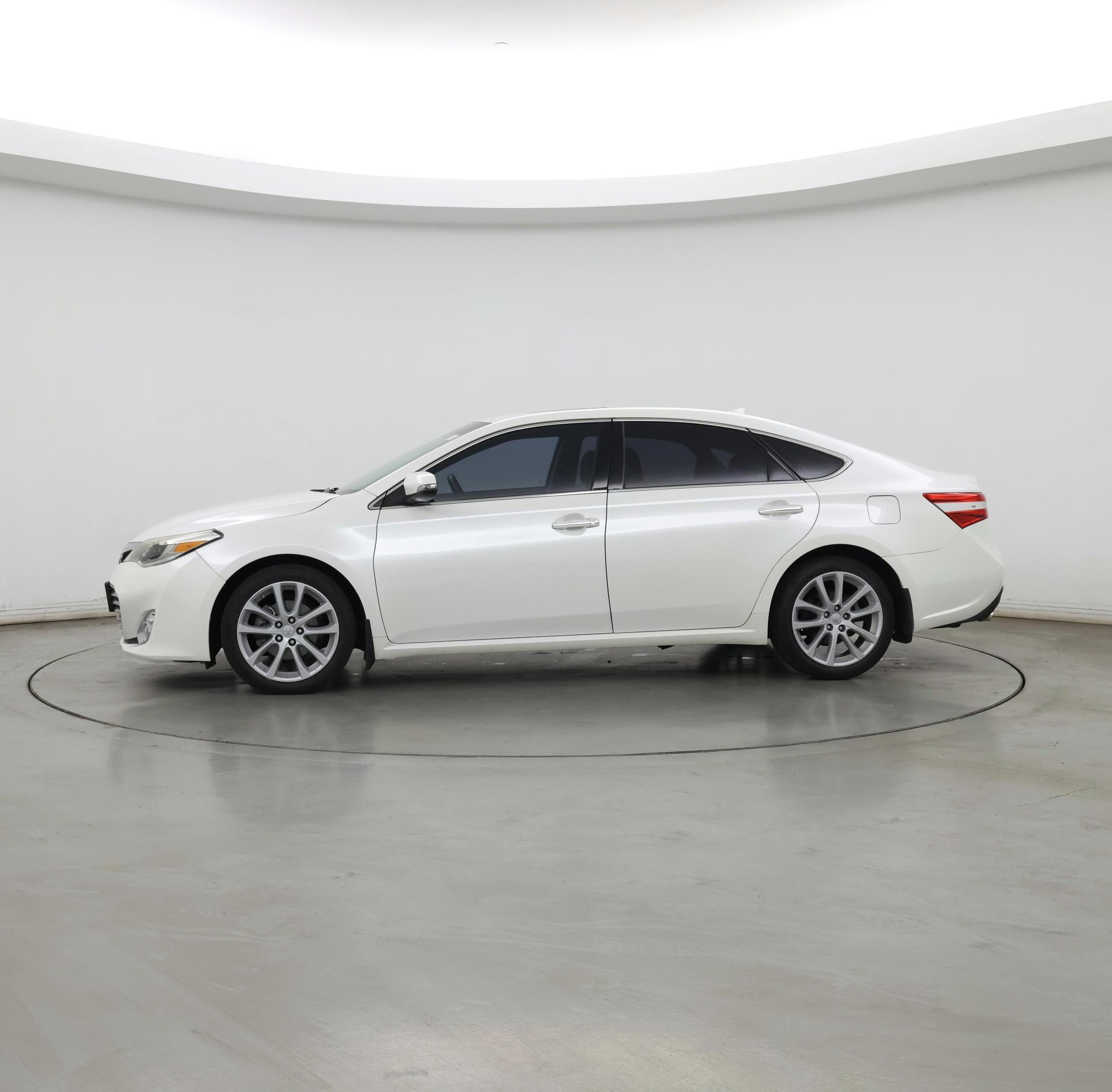 Thumbnail: 2014 Toyota Avalon - 3