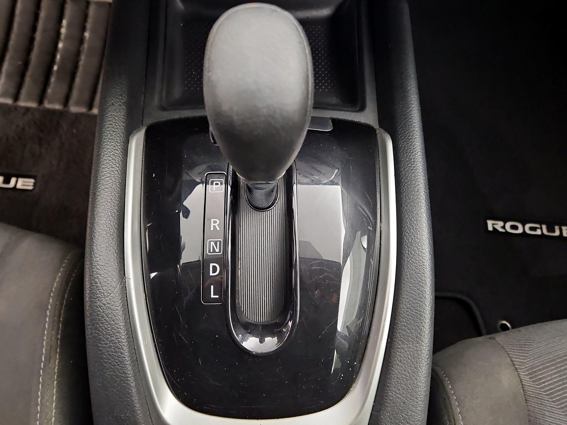Thumbnail: 2016 Nissan Rogue - 18