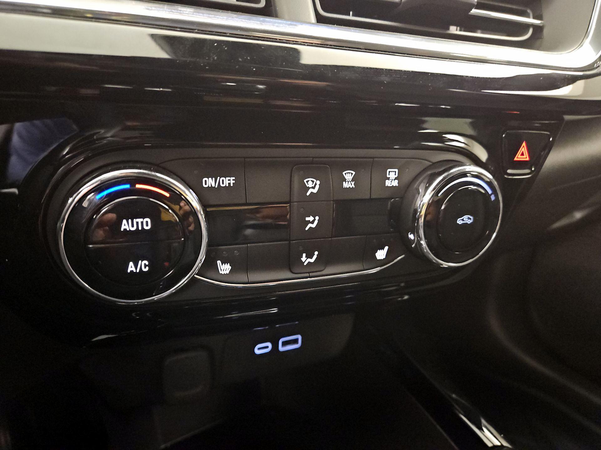 Thumbnail: 2025 Chevrolet Trax - 16