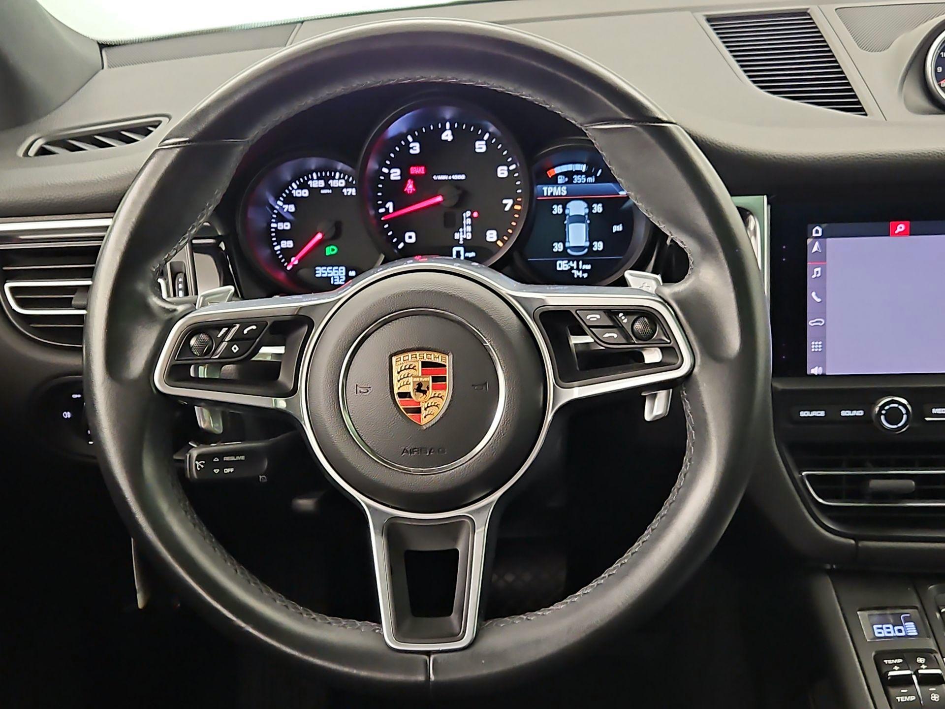 Thumbnail: 2020 Porsche Macan - 10