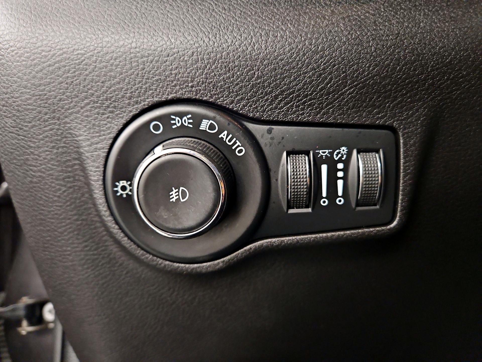 Thumbnail: 2023 Jeep Compass - 13