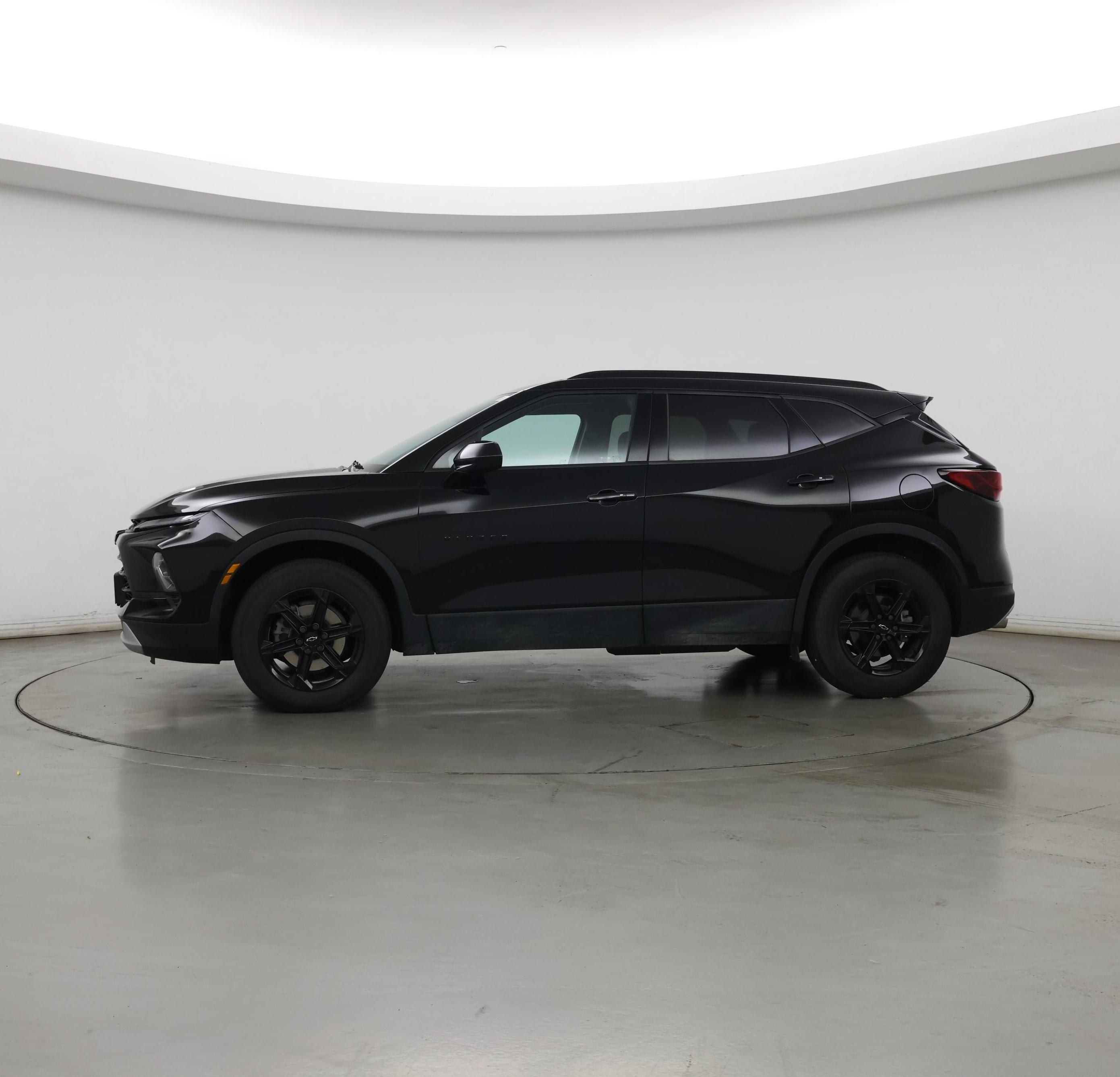 Thumbnail: 2023 Chevrolet Blazer - 3