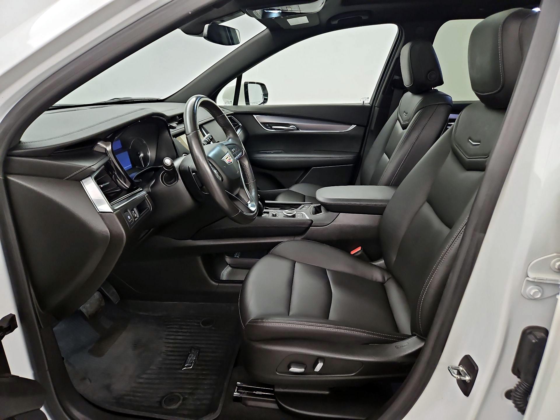Thumbnail: 2022 Cadillac XT6 - 11