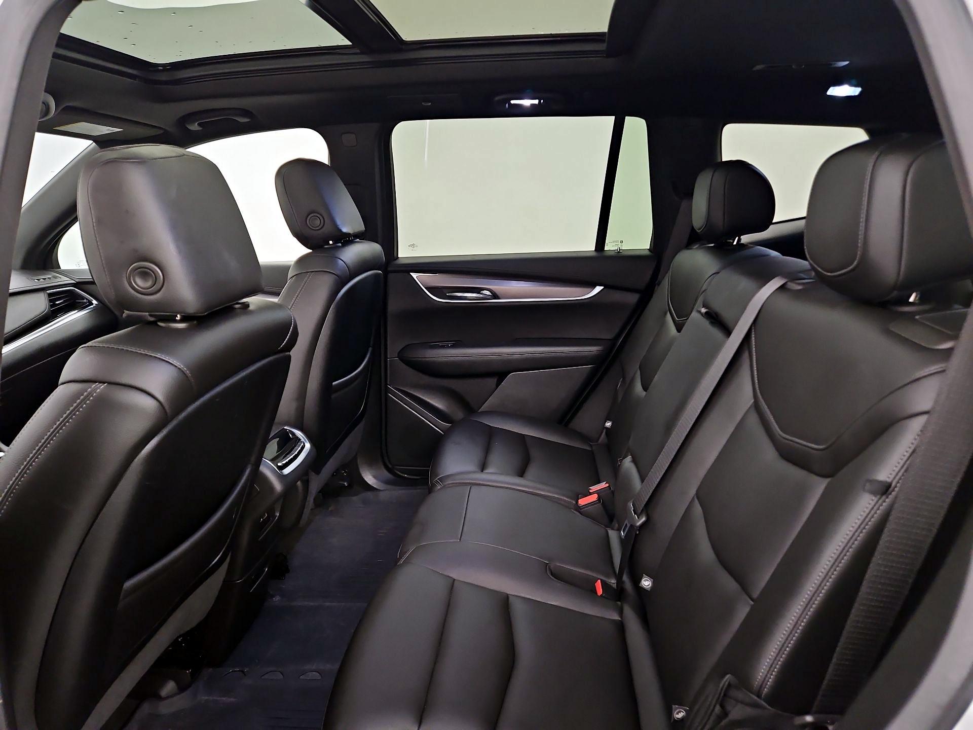 Thumbnail: 2022 Cadillac XT6 - 20