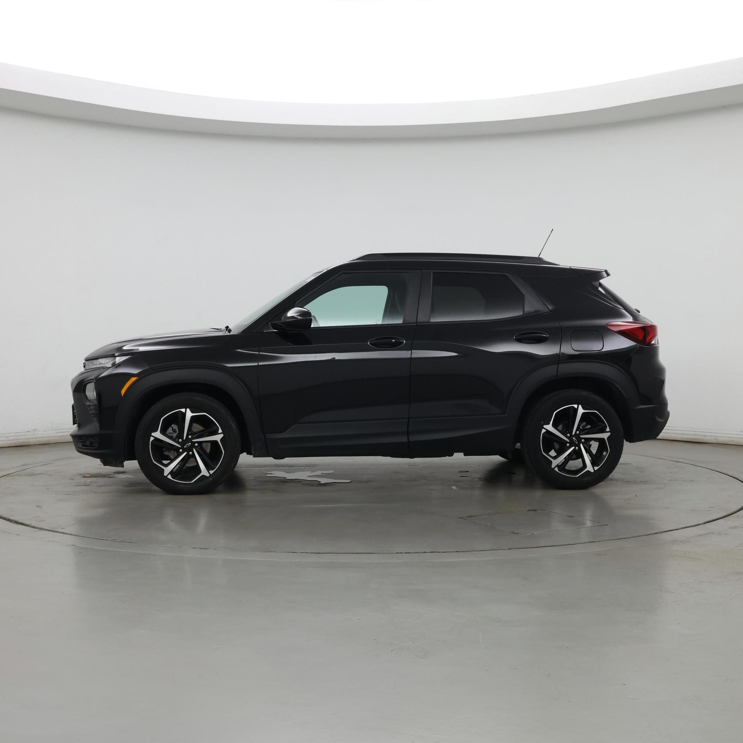 Thumbnail: 2023 Chevrolet TrailBlazer - 3