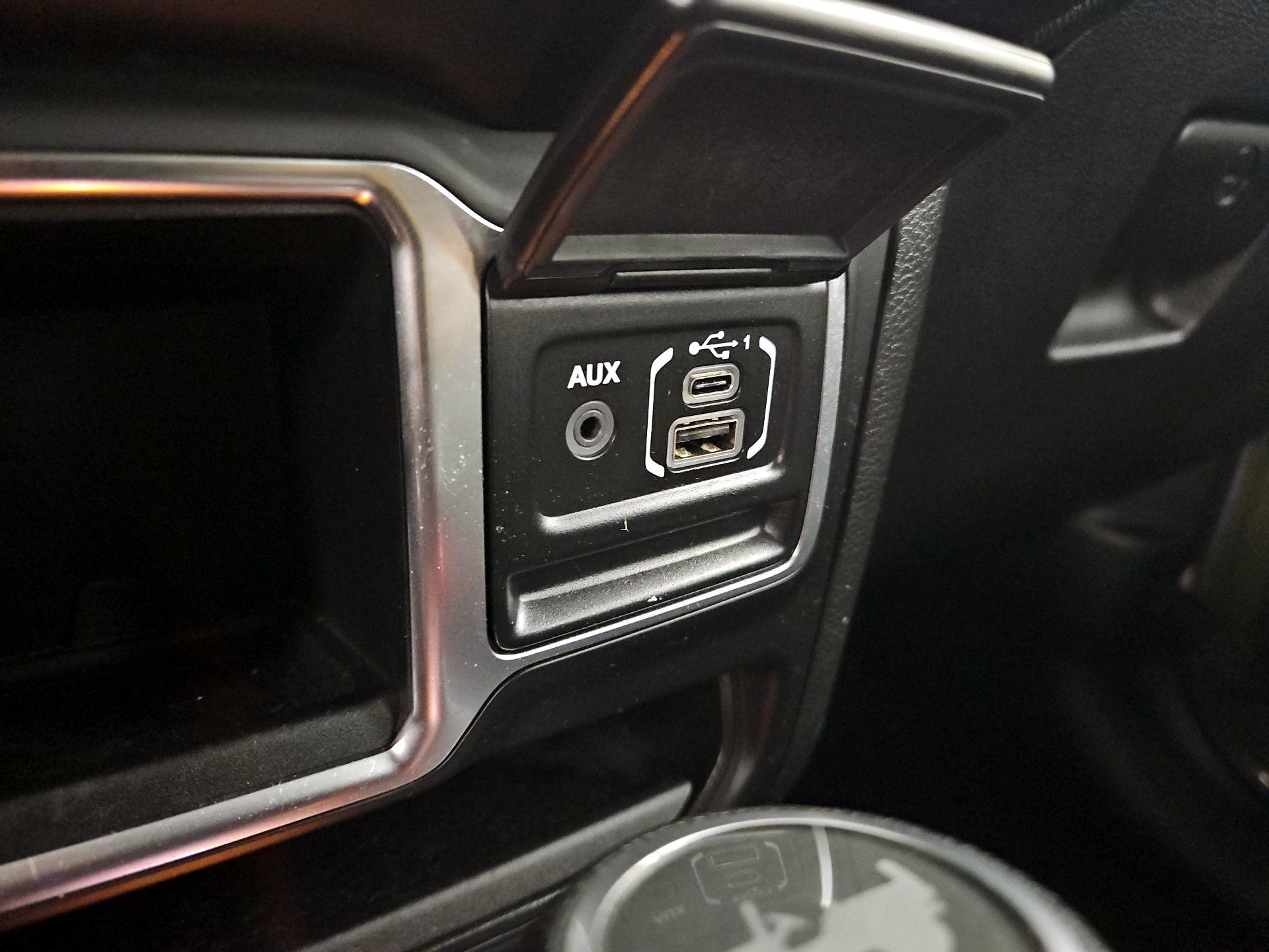 Thumbnail: 2021 Jeep Wrangler - 18