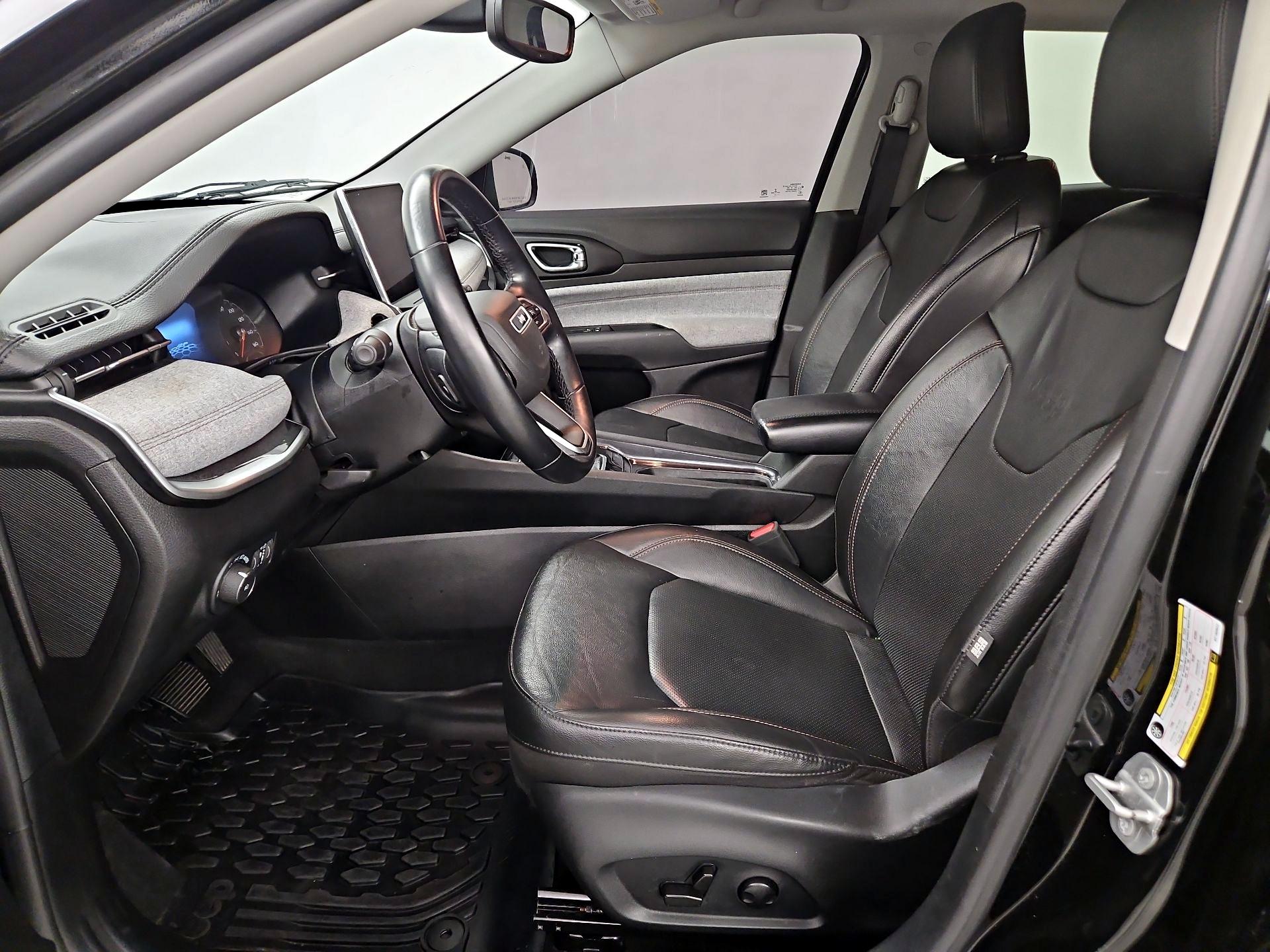 Thumbnail: 2022 Jeep Compass - 11