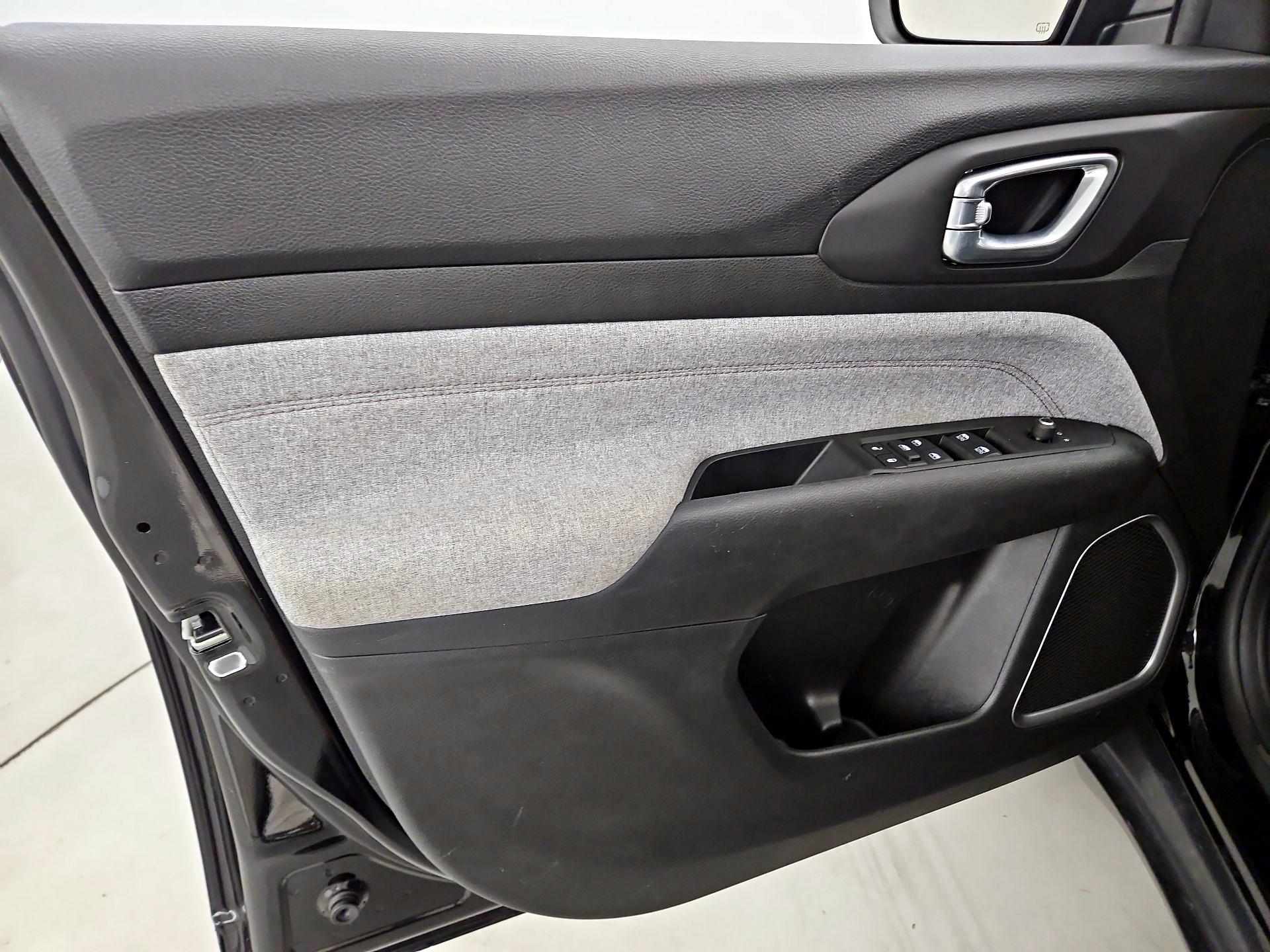 Thumbnail: 2022 Jeep Compass - 12