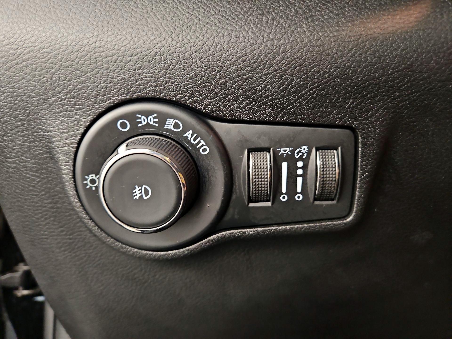 Thumbnail: 2022 Jeep Compass - 13