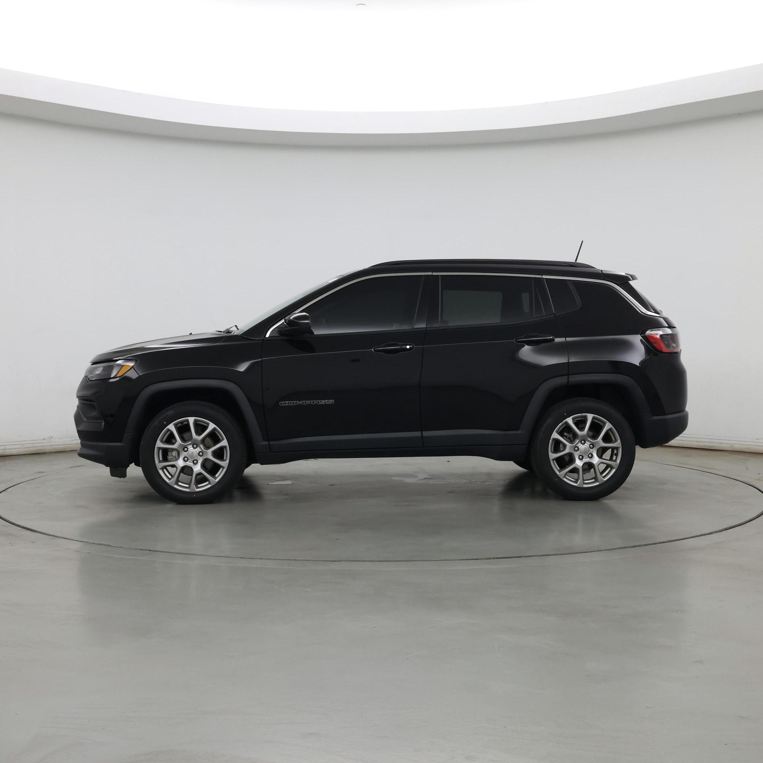Thumbnail: 2022 Jeep Compass - 3