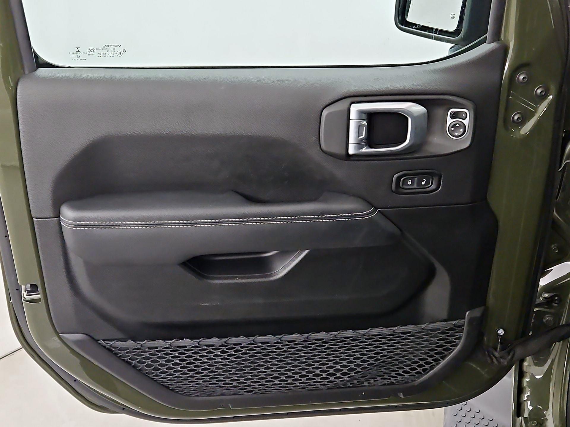 Thumbnail: 2022 Jeep Wrangler - 12