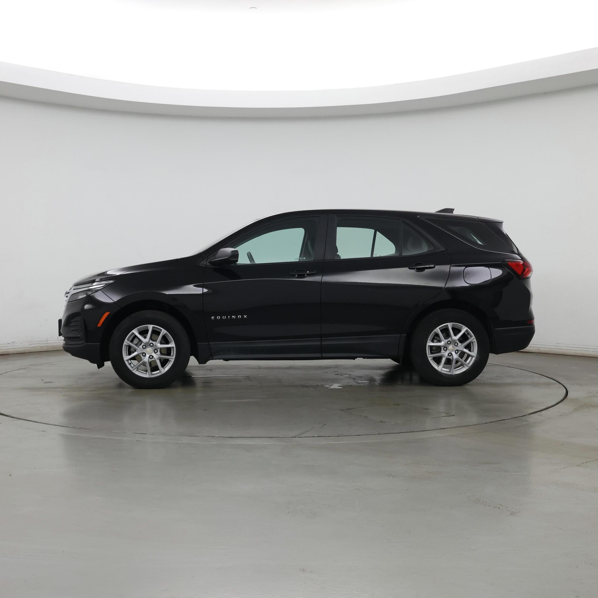 Thumbnail: 2023 Chevrolet Equinox - 3