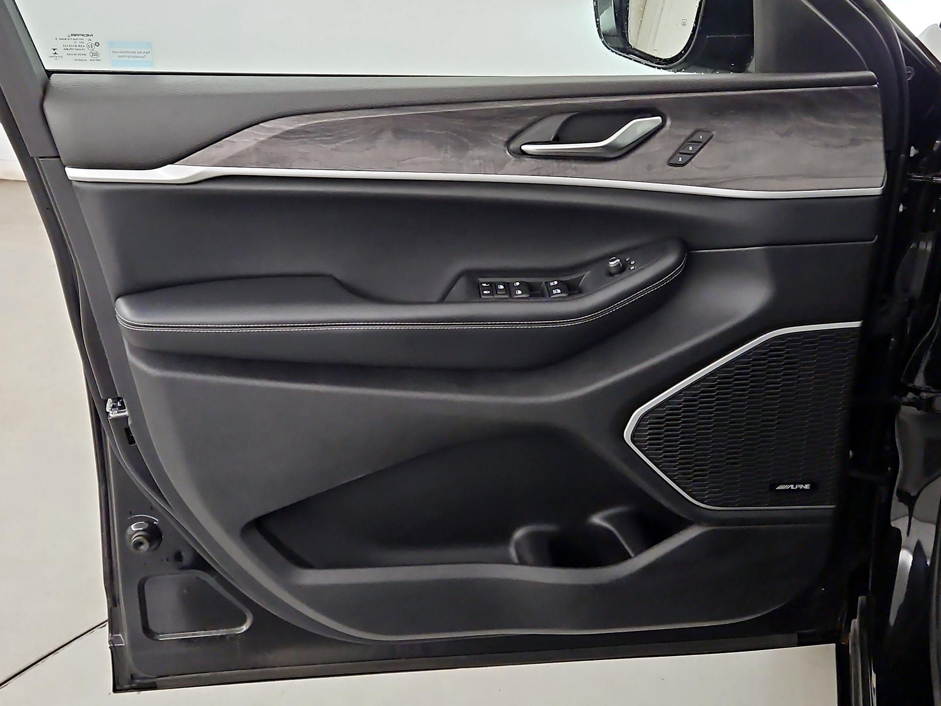 Thumbnail: 2022 Jeep Grand Cherokee L - 12