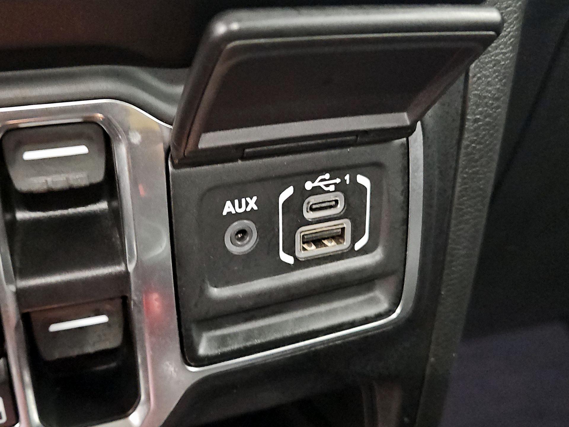 Thumbnail: 2021 Jeep Wrangler - 18