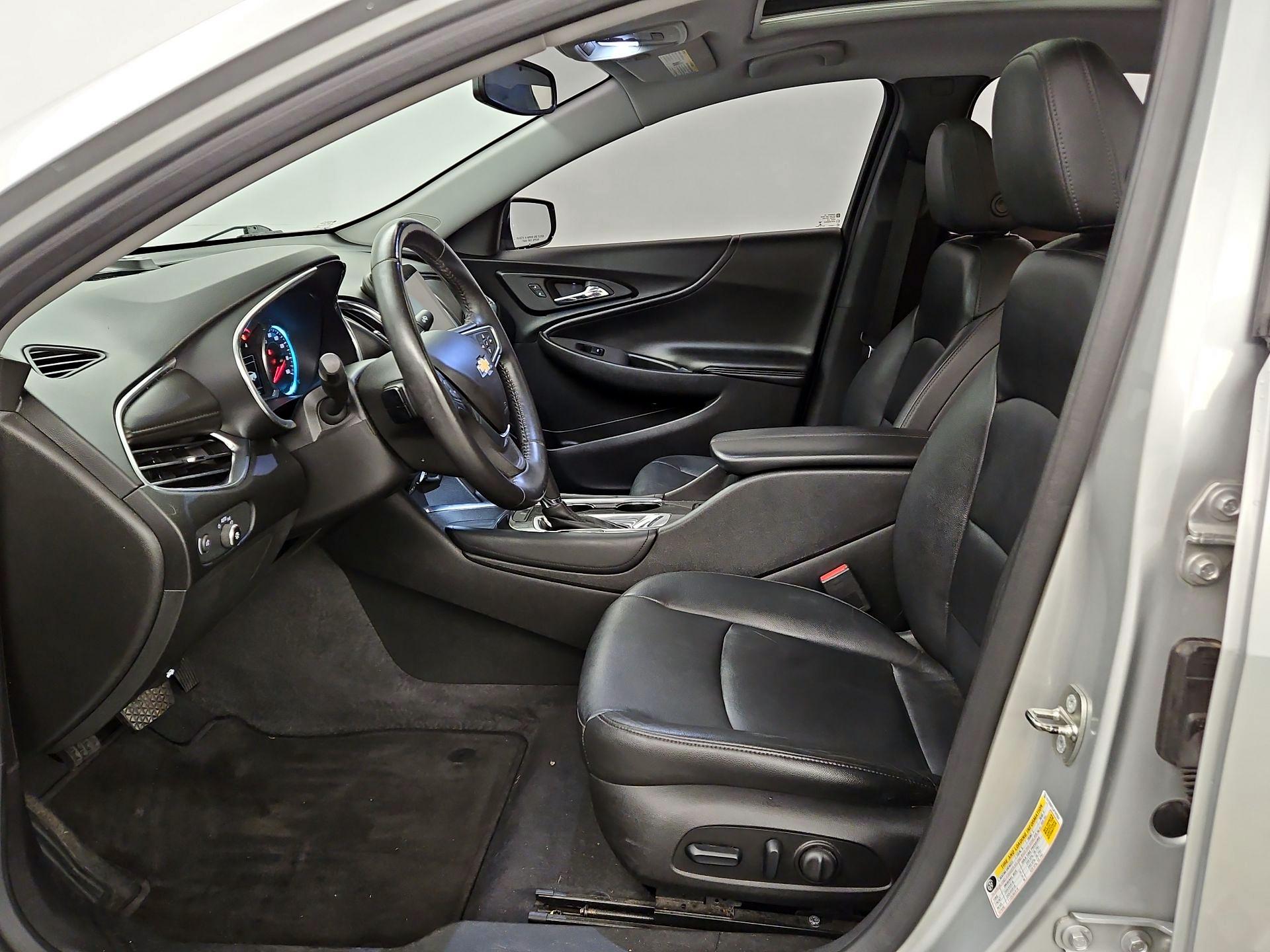 Thumbnail: 2018 Chevrolet Malibu - 11