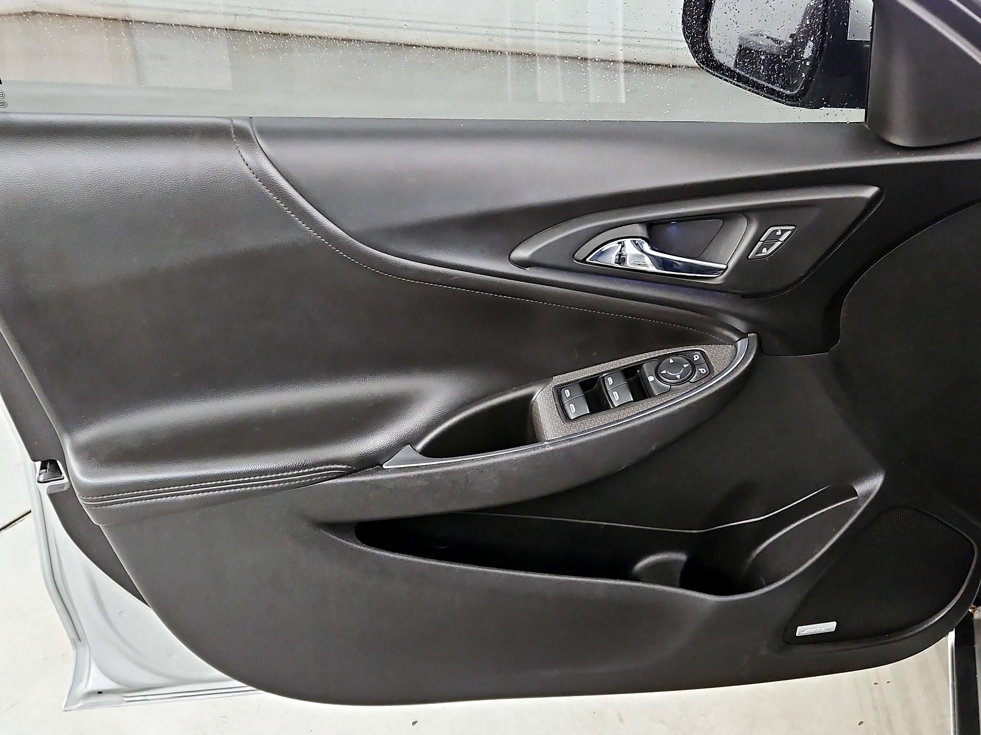 Thumbnail: 2018 Chevrolet Malibu - 12