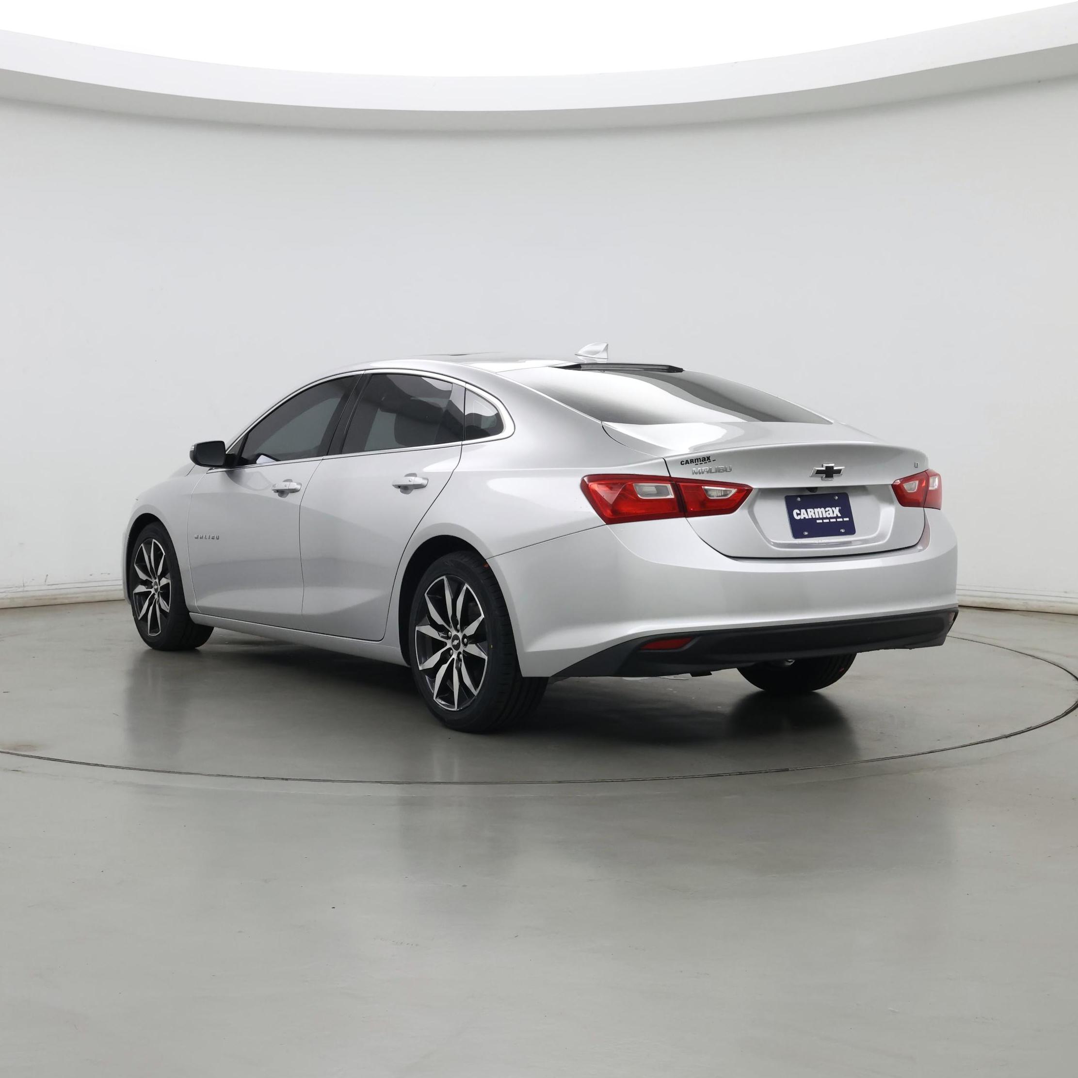 Thumbnail: 2018 Chevrolet Malibu - 2