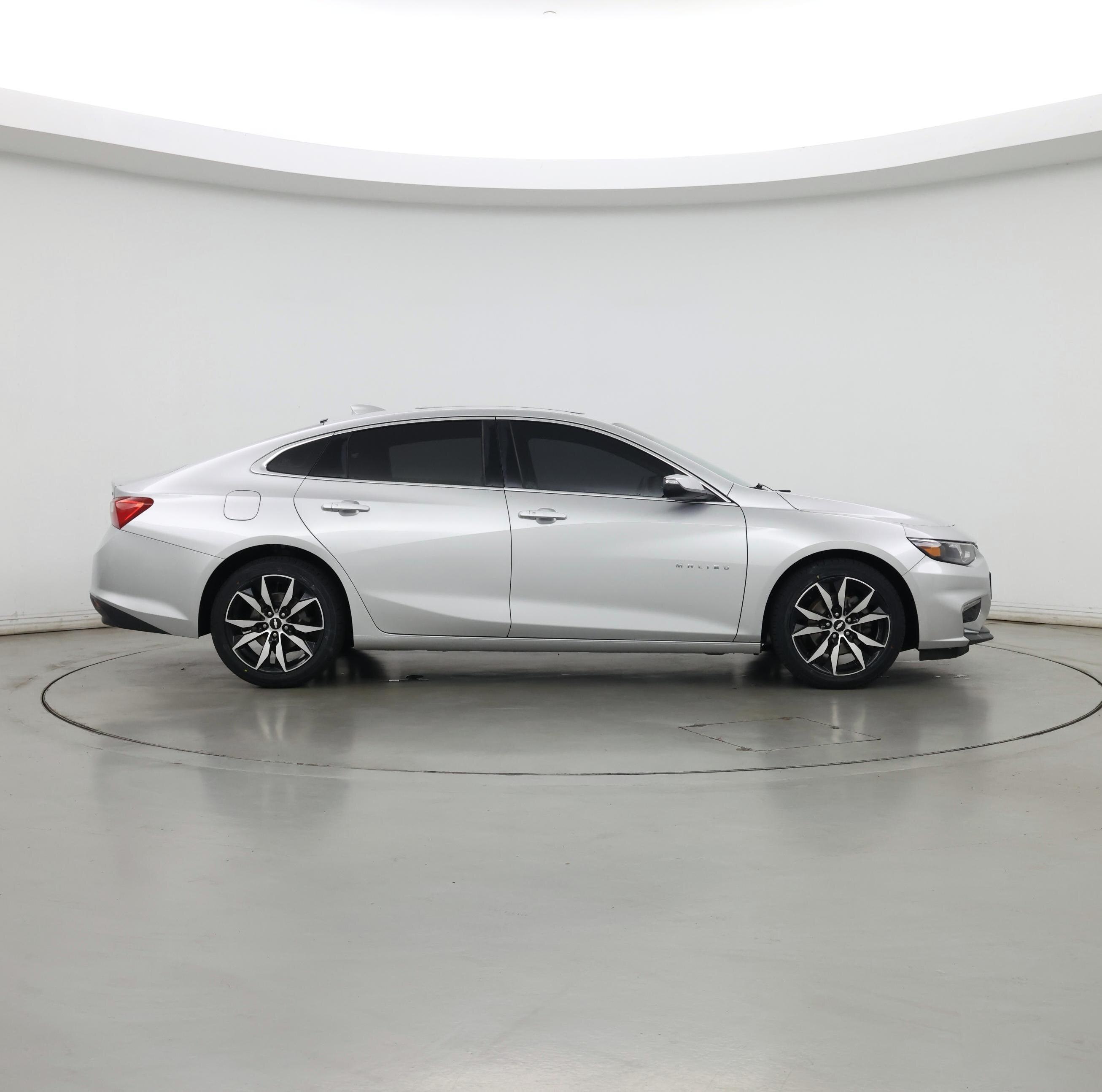 Thumbnail: 2018 Chevrolet Malibu - 7