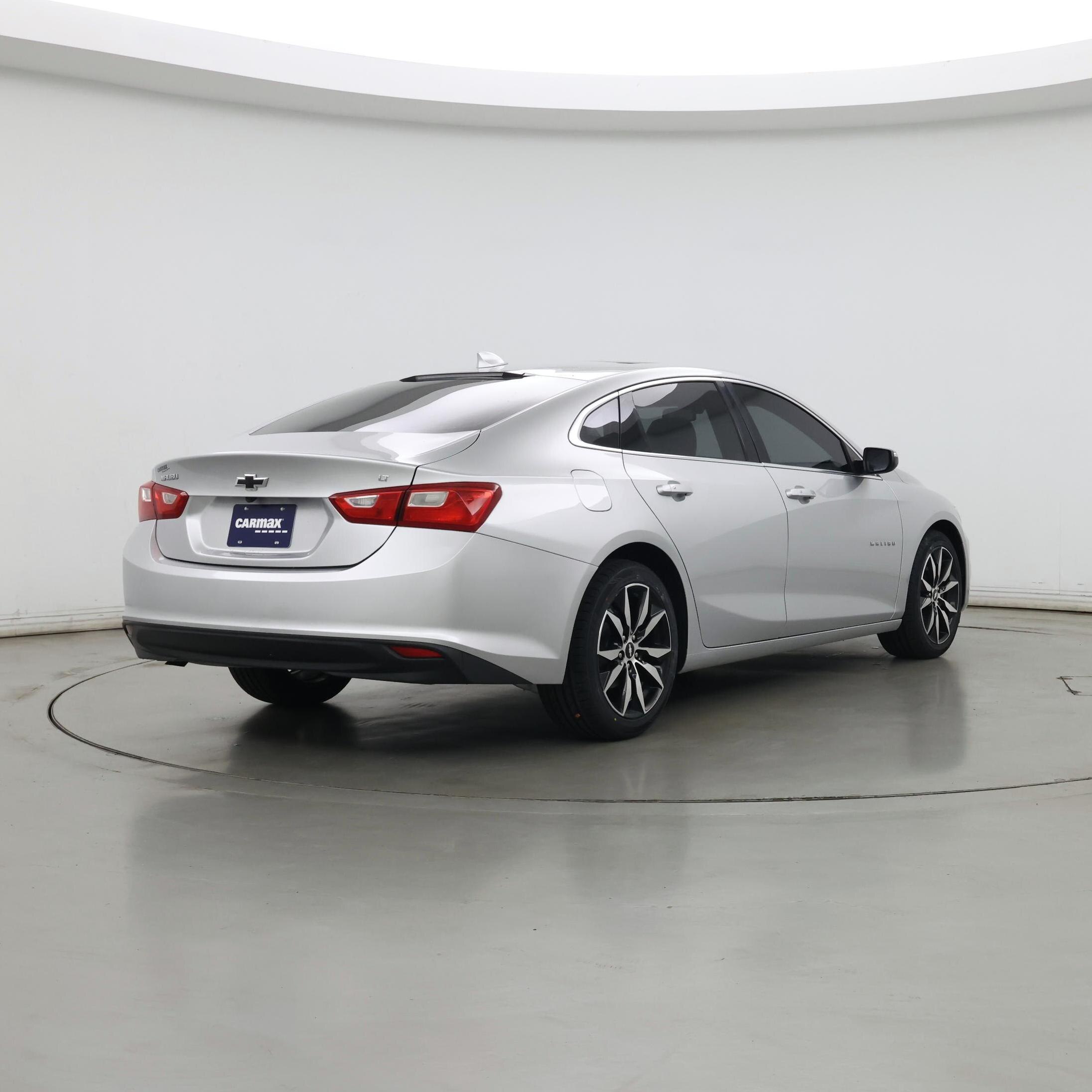 Thumbnail: 2018 Chevrolet Malibu - 8