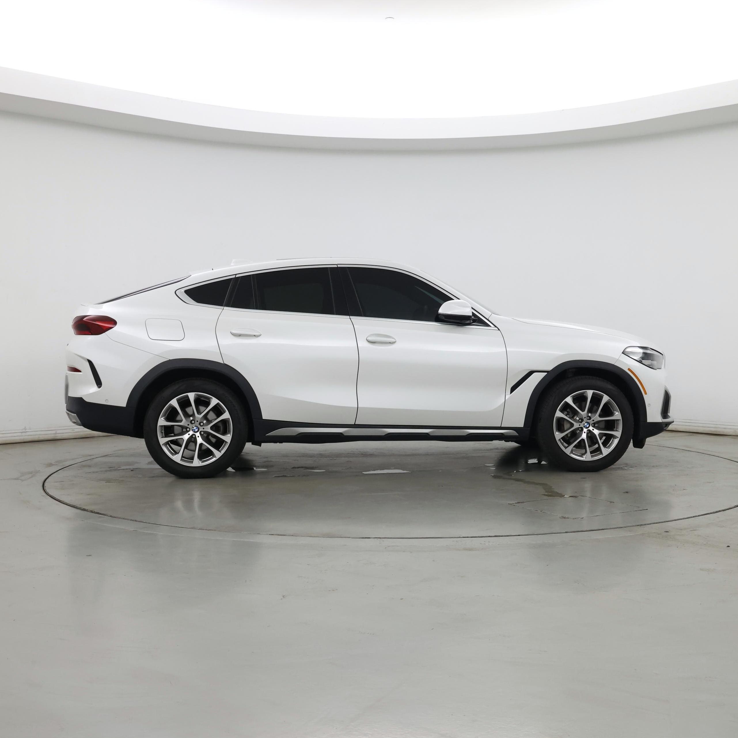 Thumbnail: 2023 BMW X6 - 7