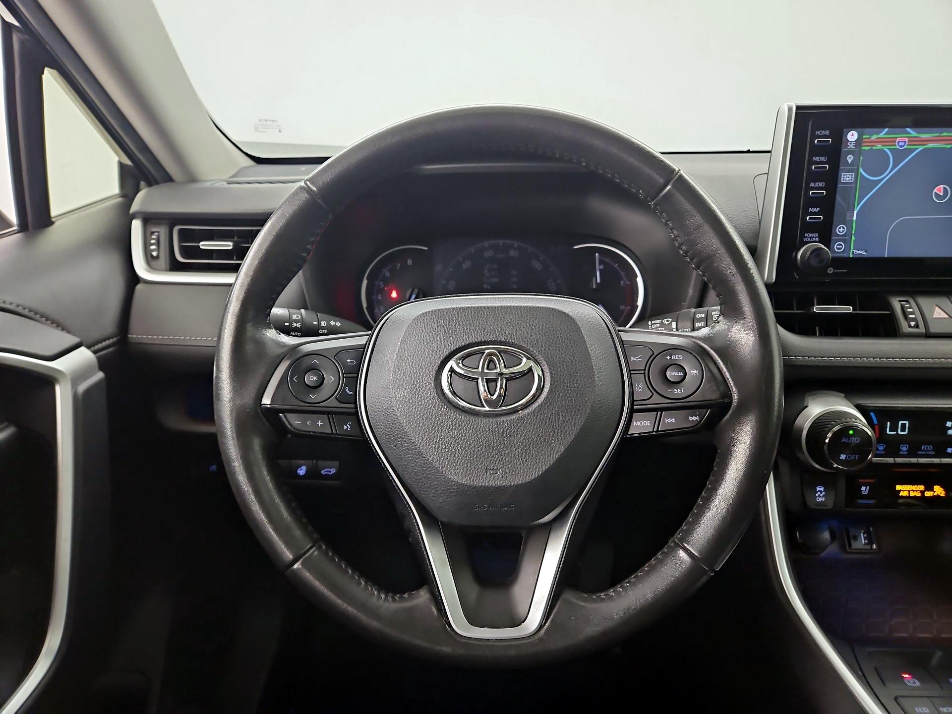 Thumbnail: 2019 Toyota RAV4 - 10