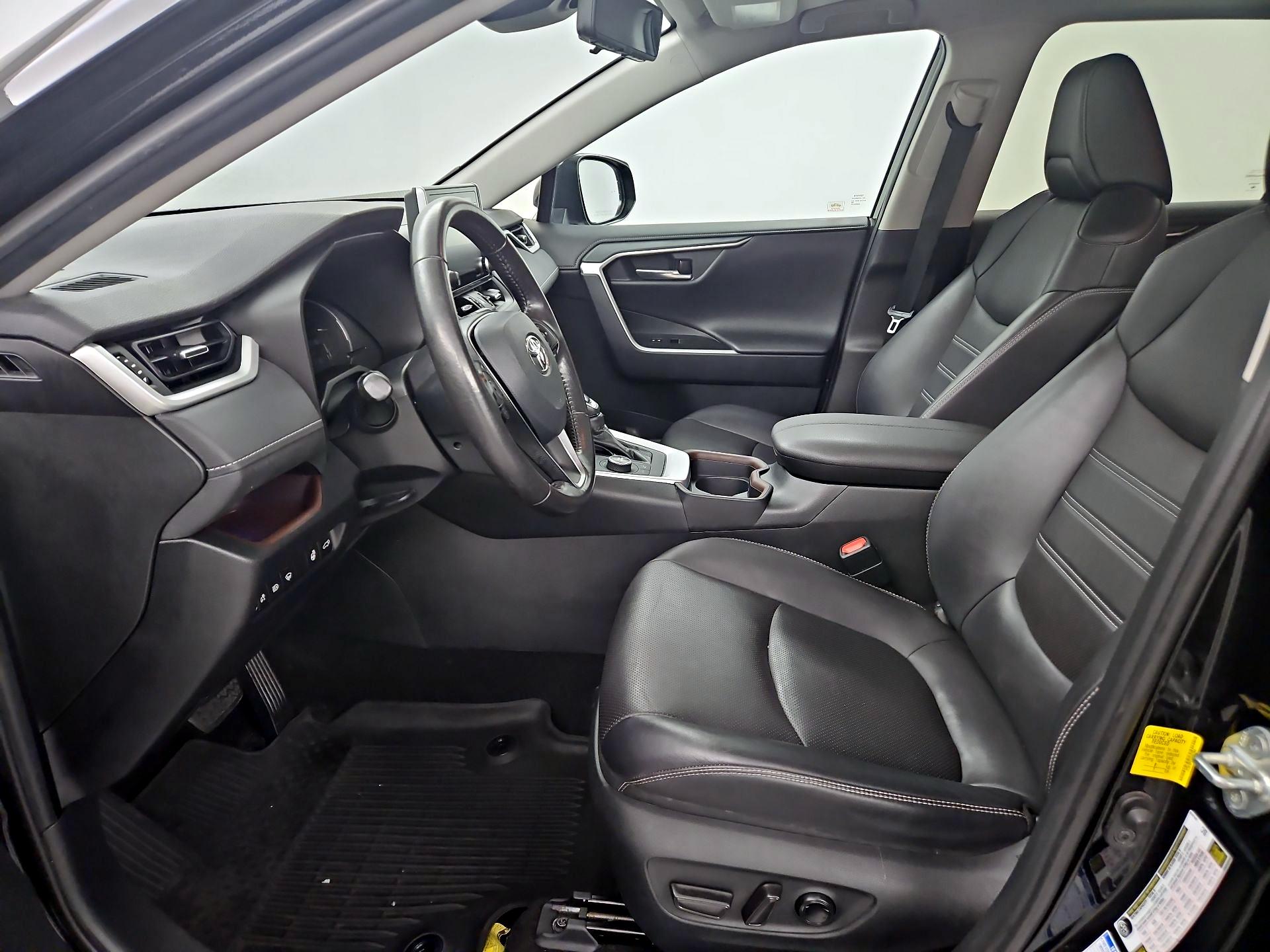 Thumbnail: 2019 Toyota RAV4 - 11