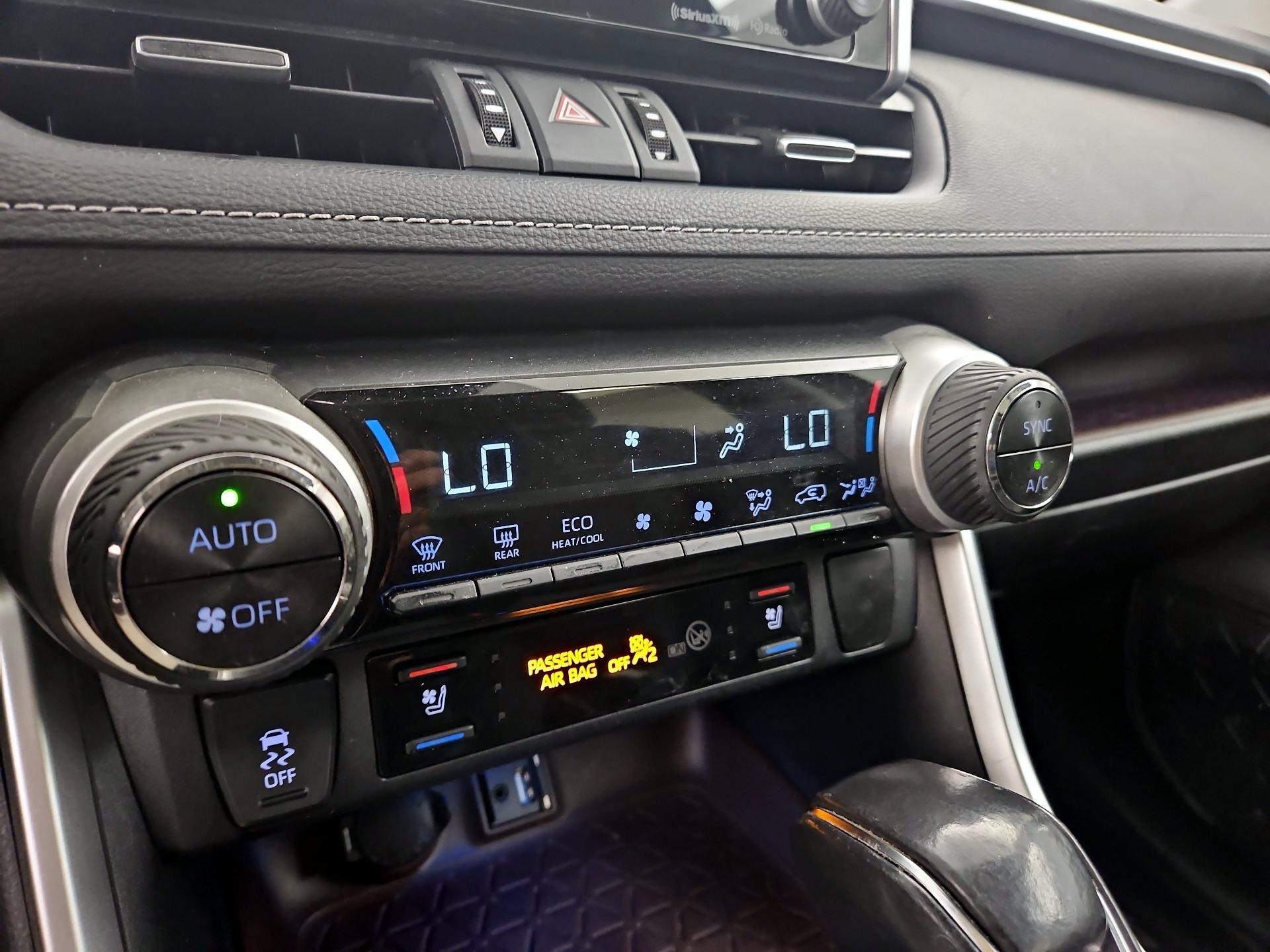 Thumbnail: 2019 Toyota RAV4 - 17