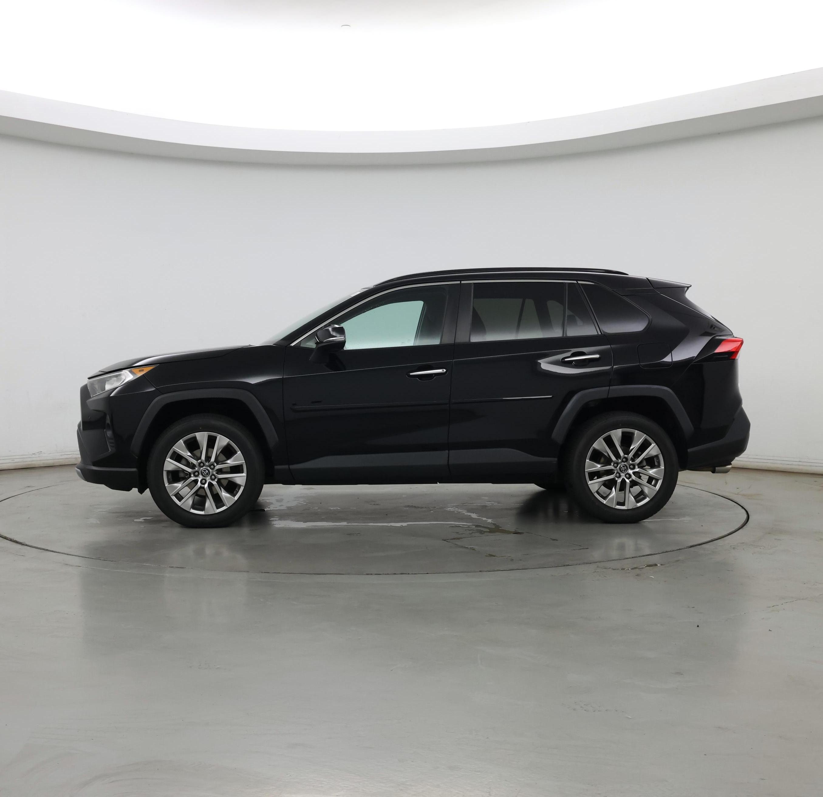 Thumbnail: 2019 Toyota RAV4 - 3