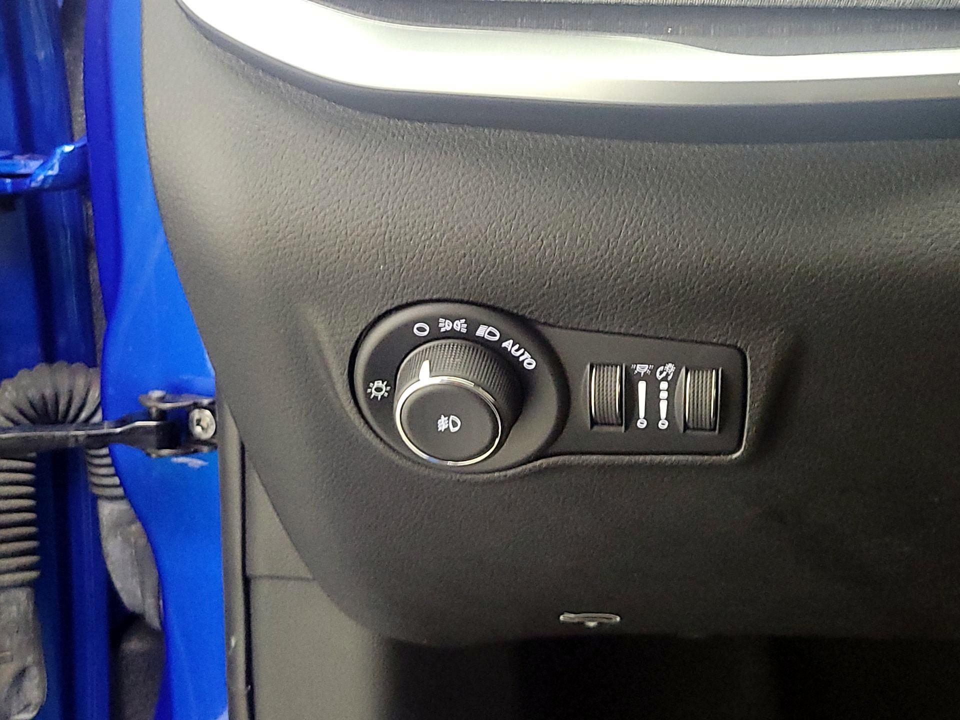 Thumbnail: 2022 Jeep Compass - 13