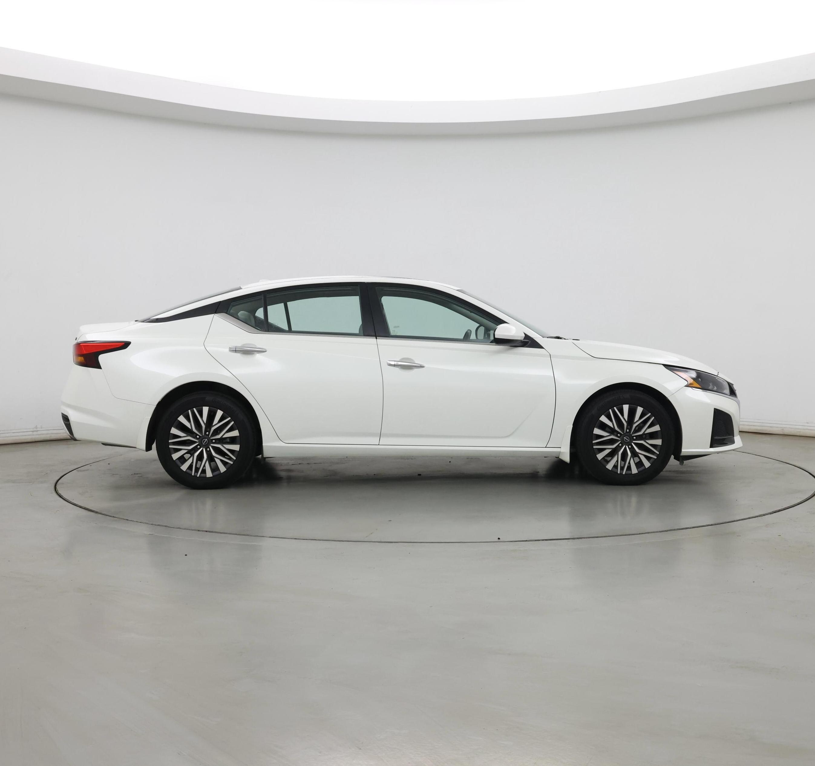 Thumbnail: 2023 Nissan Altima - 7