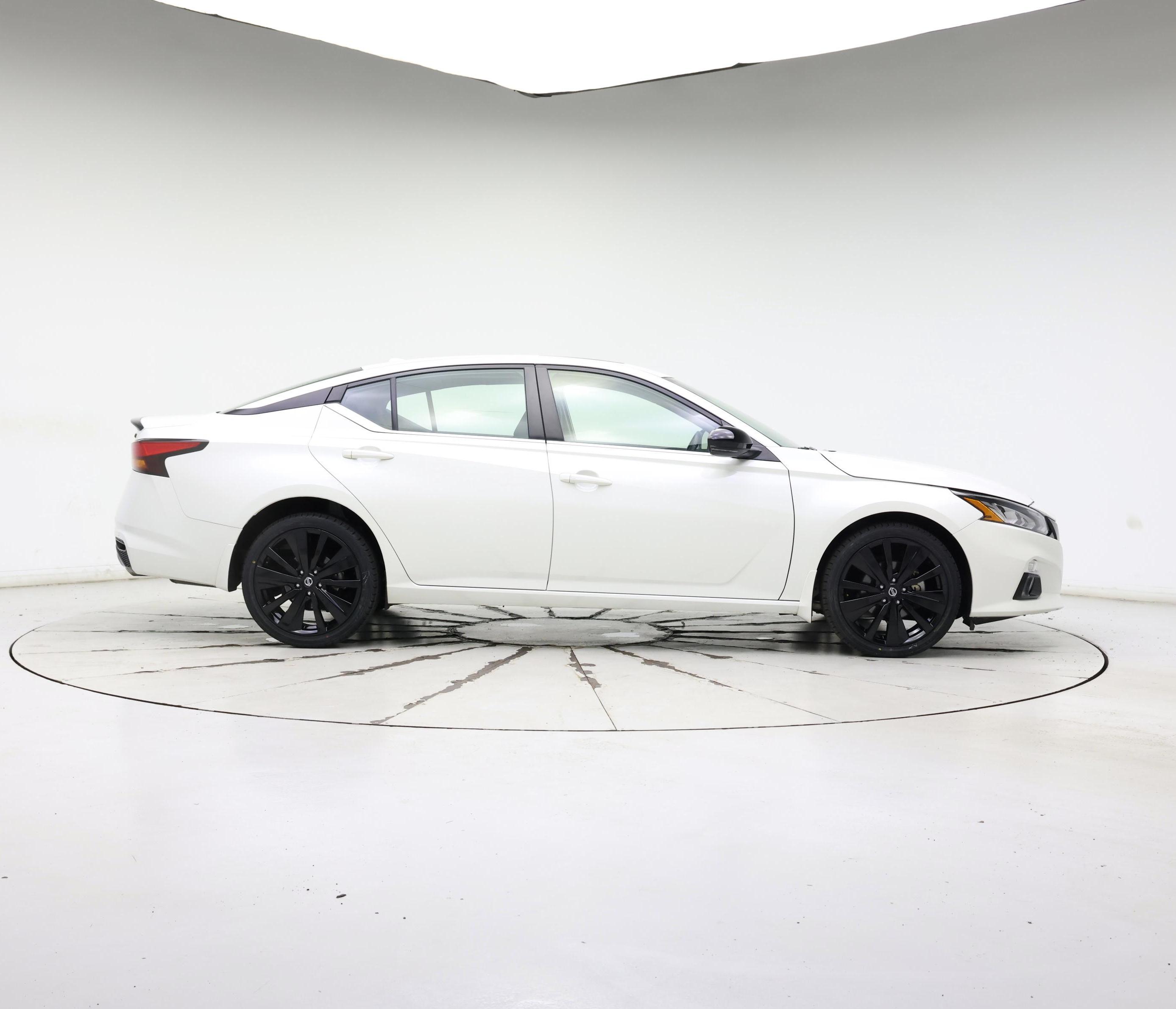 Thumbnail: 2022 Nissan Altima - 7