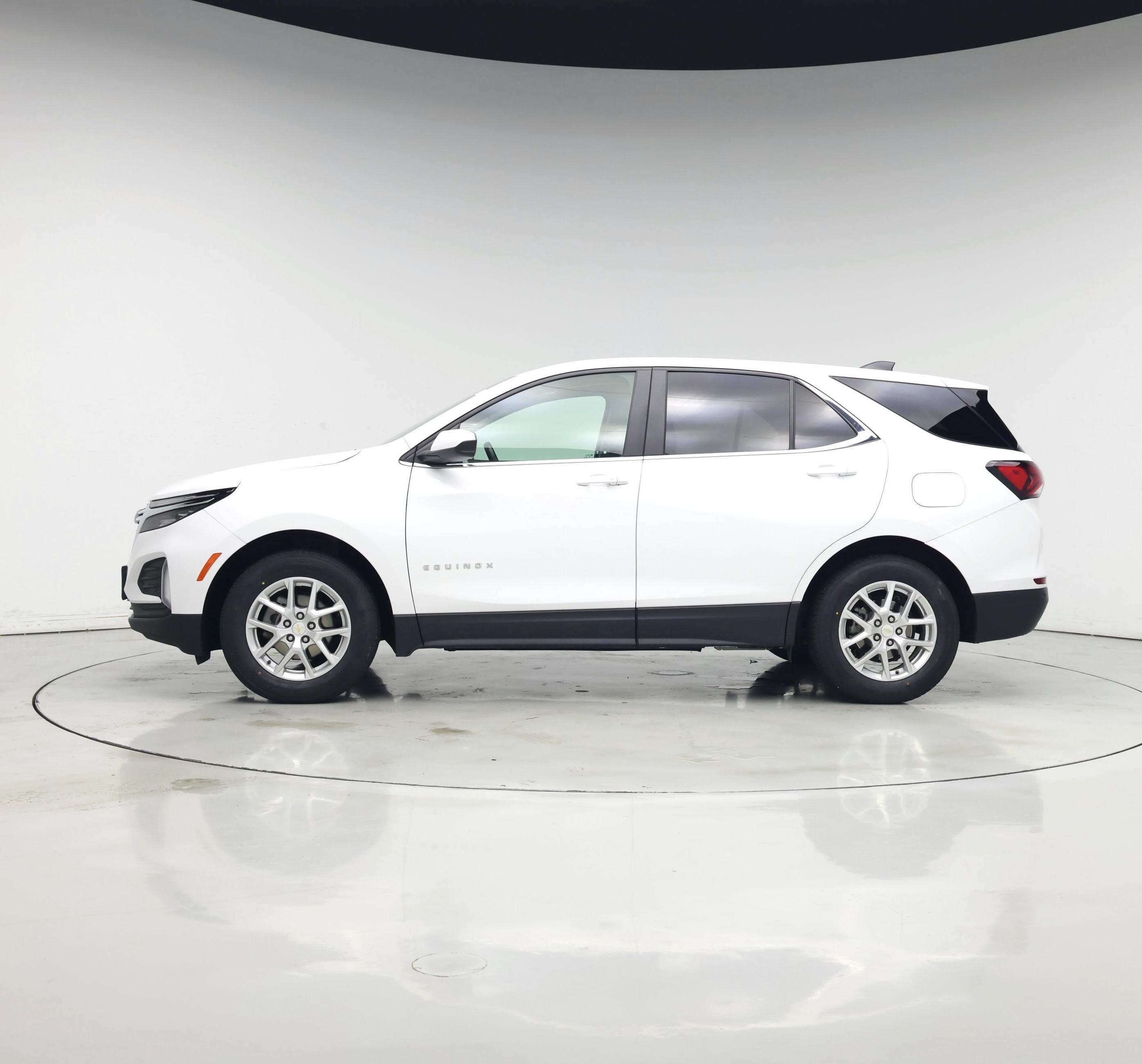 Thumbnail: 2023 Chevrolet Equinox - 3