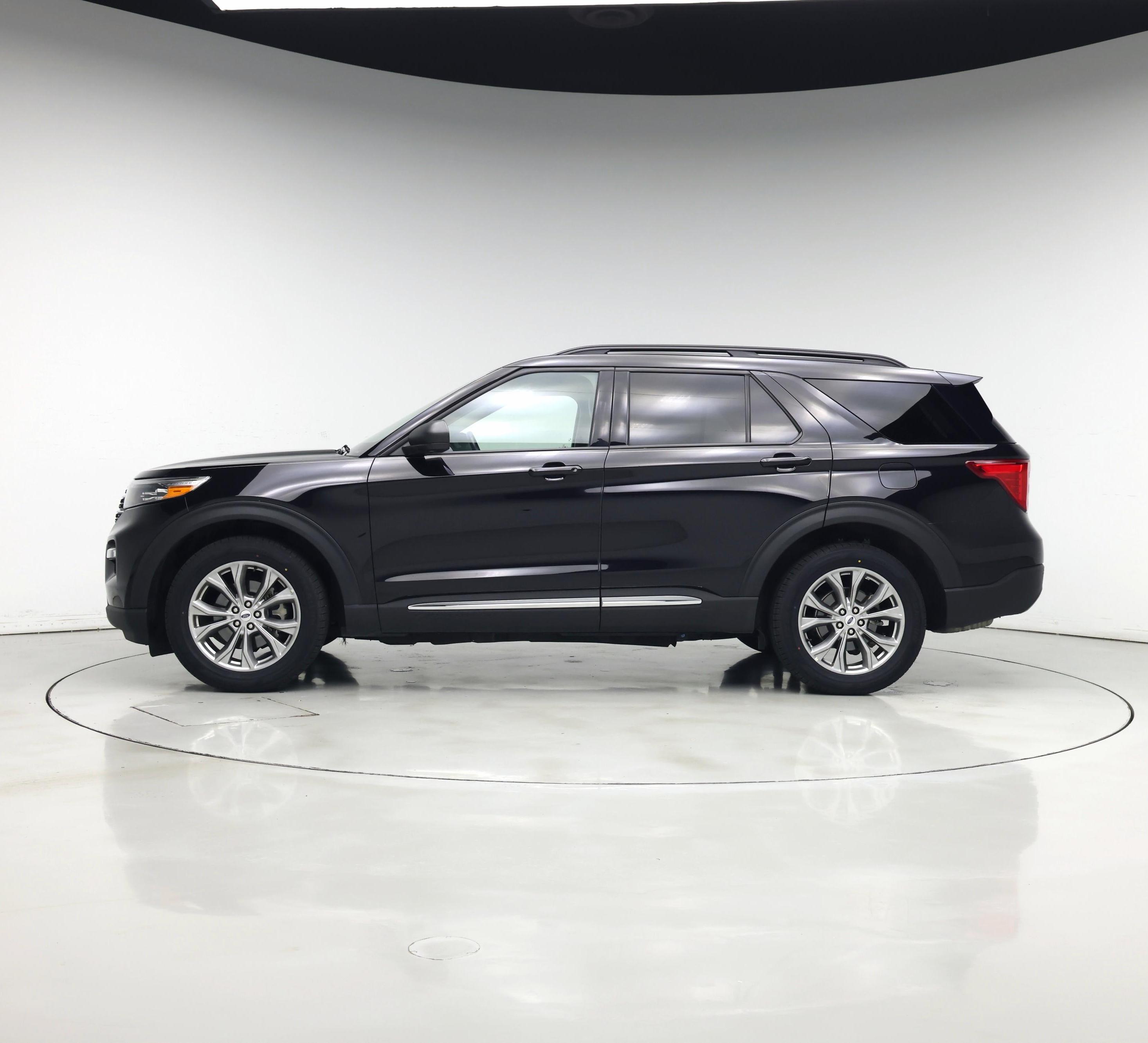 Thumbnail: 2022 Ford Explorer - 3
