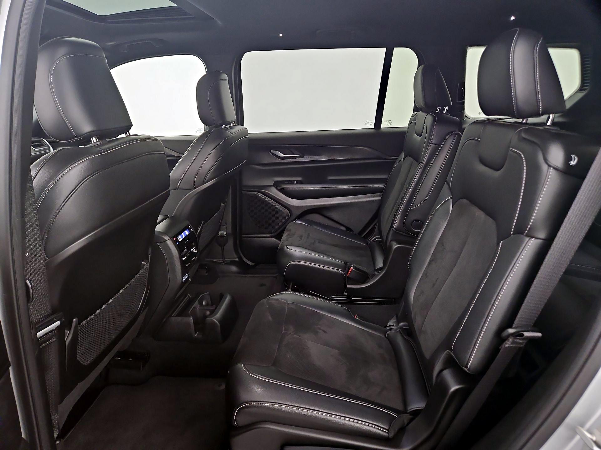 Thumbnail: 2023 Jeep Grand Cherokee L - 20
