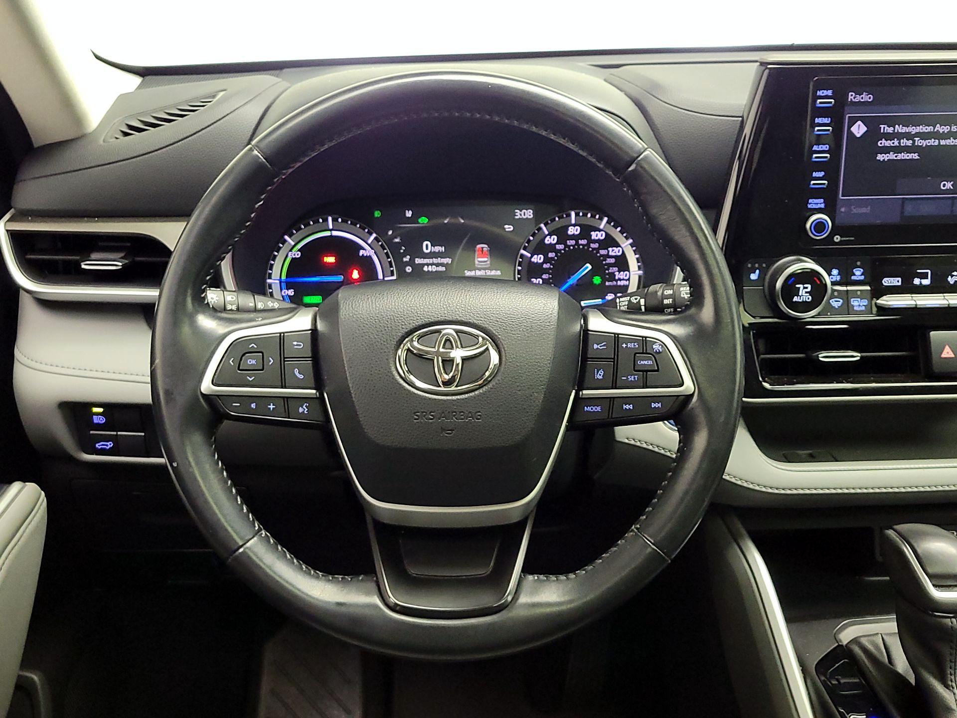 Thumbnail: 2022 Toyota Highlander - 10