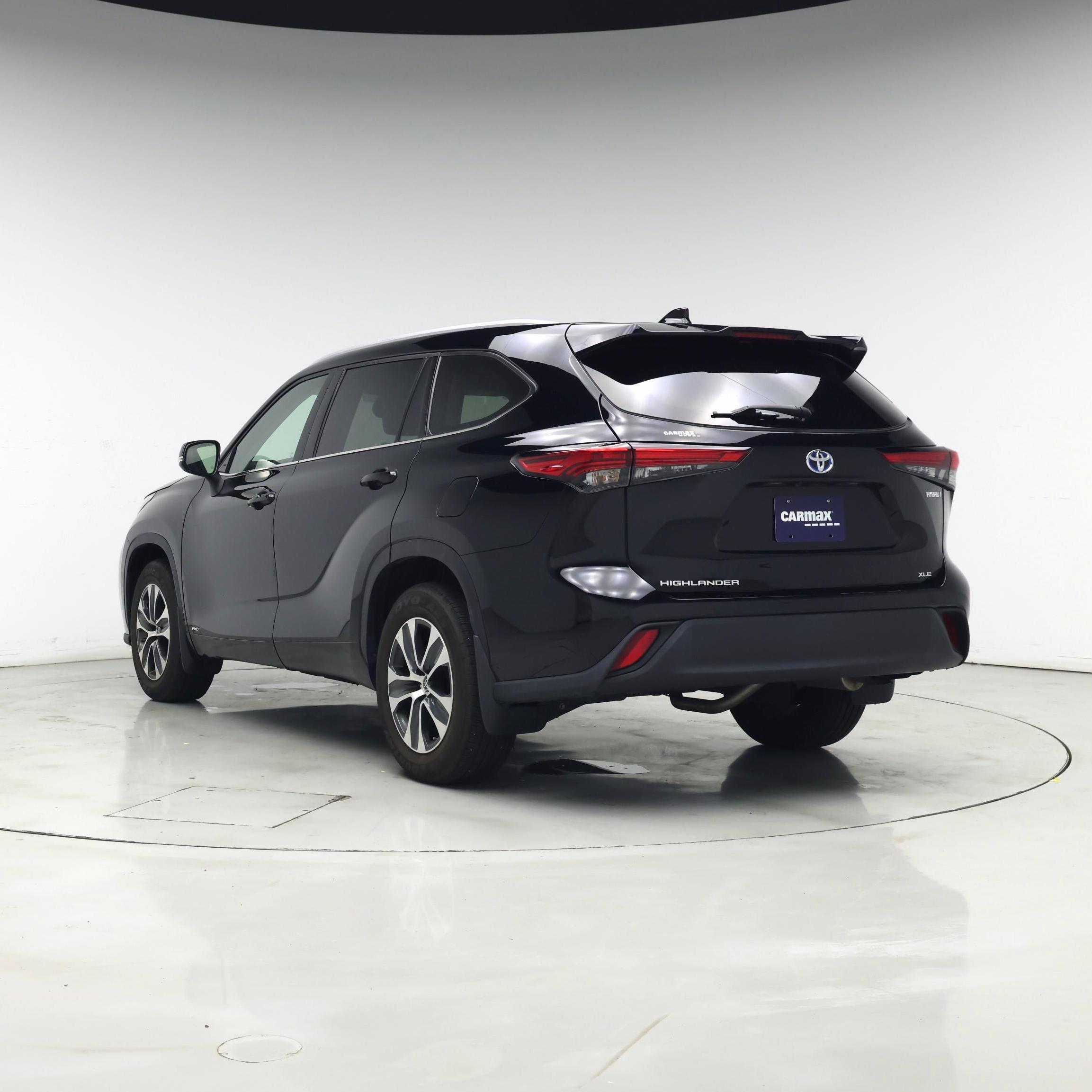 Thumbnail: 2022 Toyota Highlander - 2