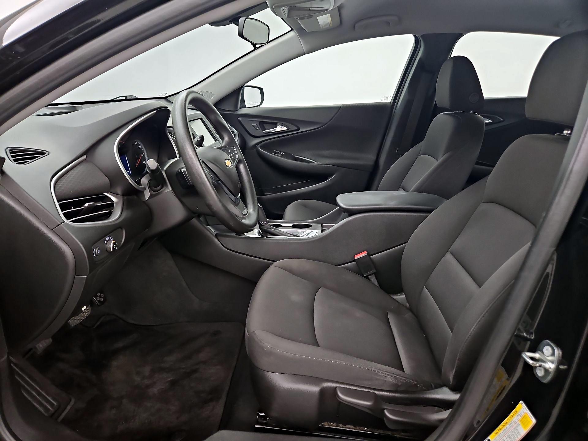 Thumbnail: 2018 Chevrolet Malibu - 11