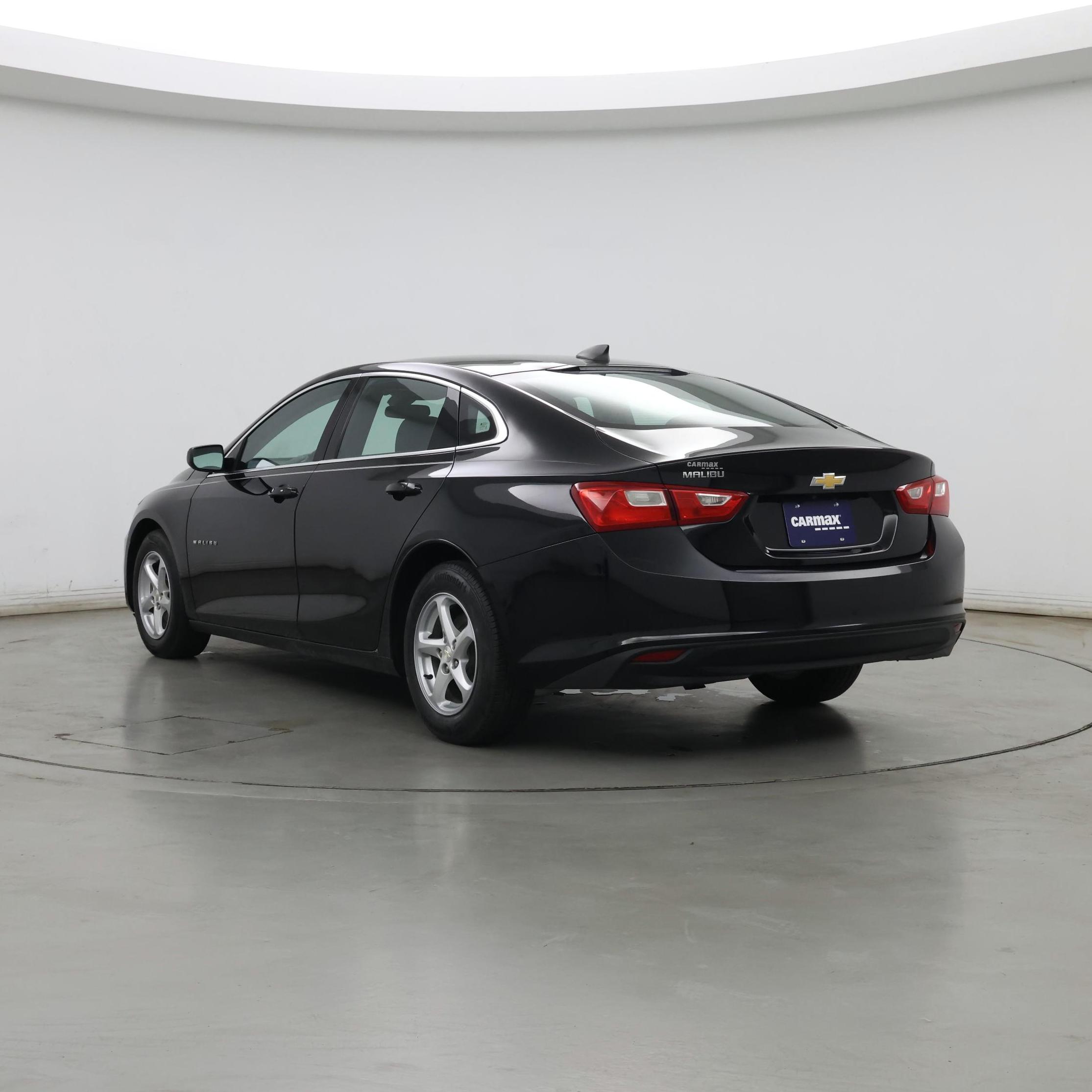 Thumbnail: 2018 Chevrolet Malibu - 2