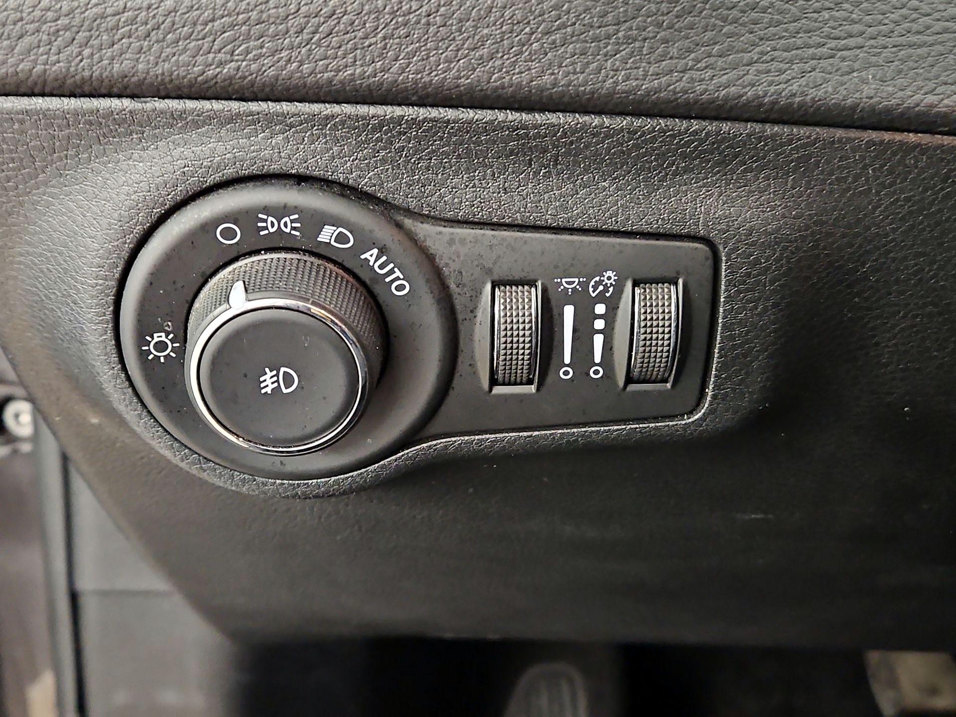 Thumbnail: 2018 Jeep Compass - 13