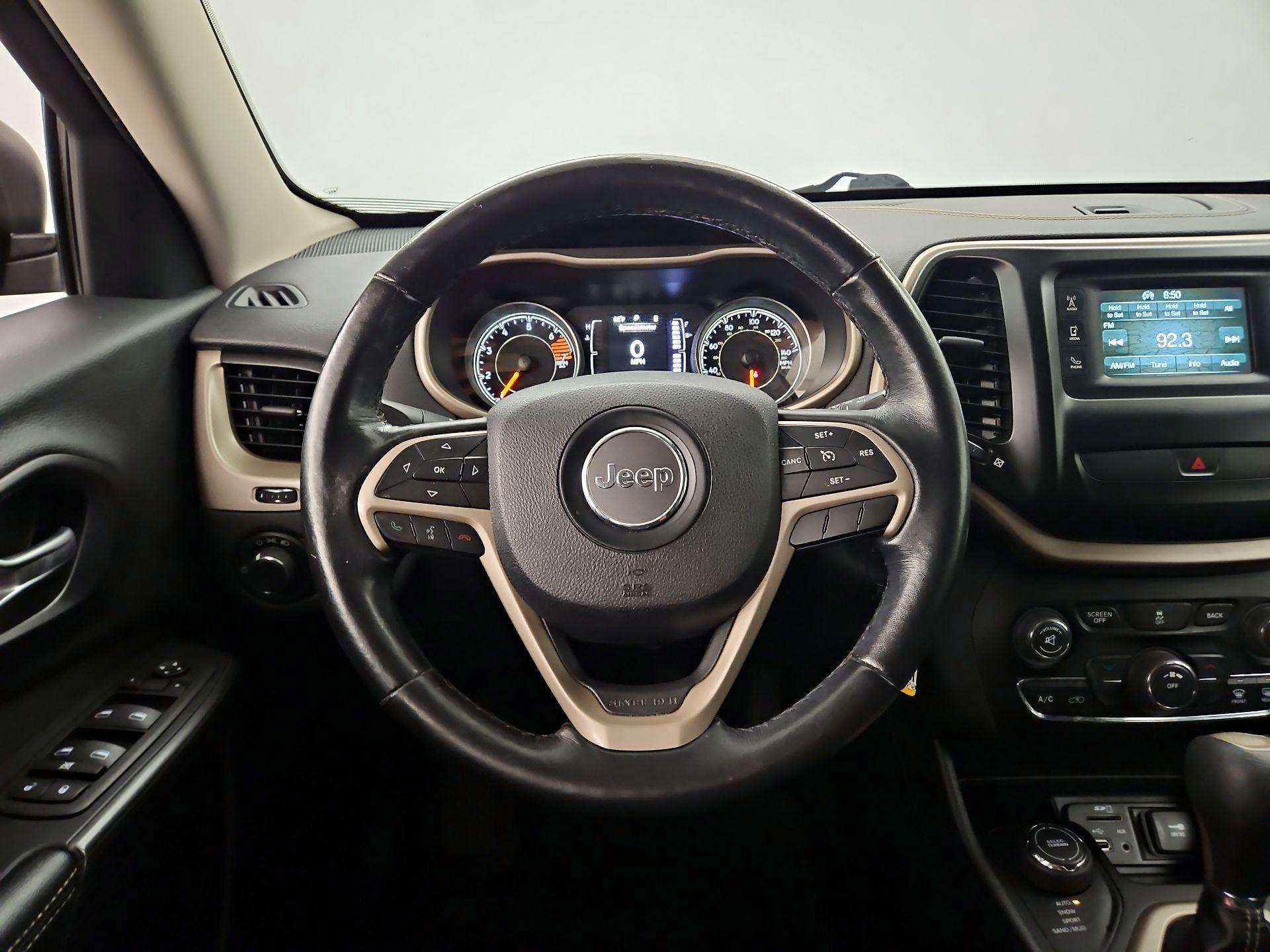 Thumbnail: 2016 Jeep Cherokee - 10