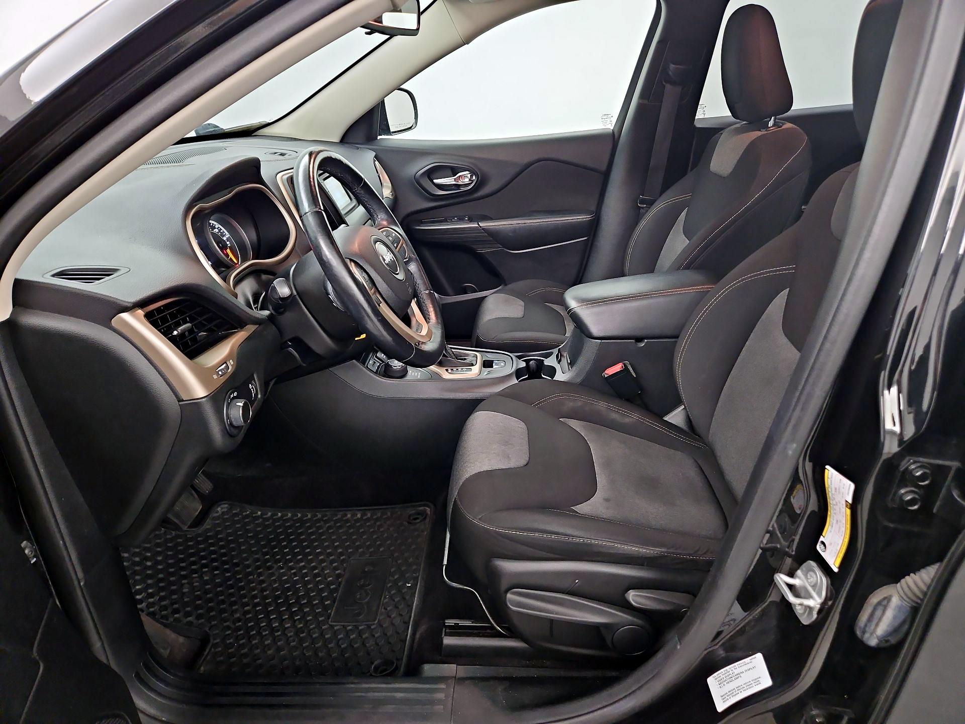 Thumbnail: 2016 Jeep Cherokee - 11