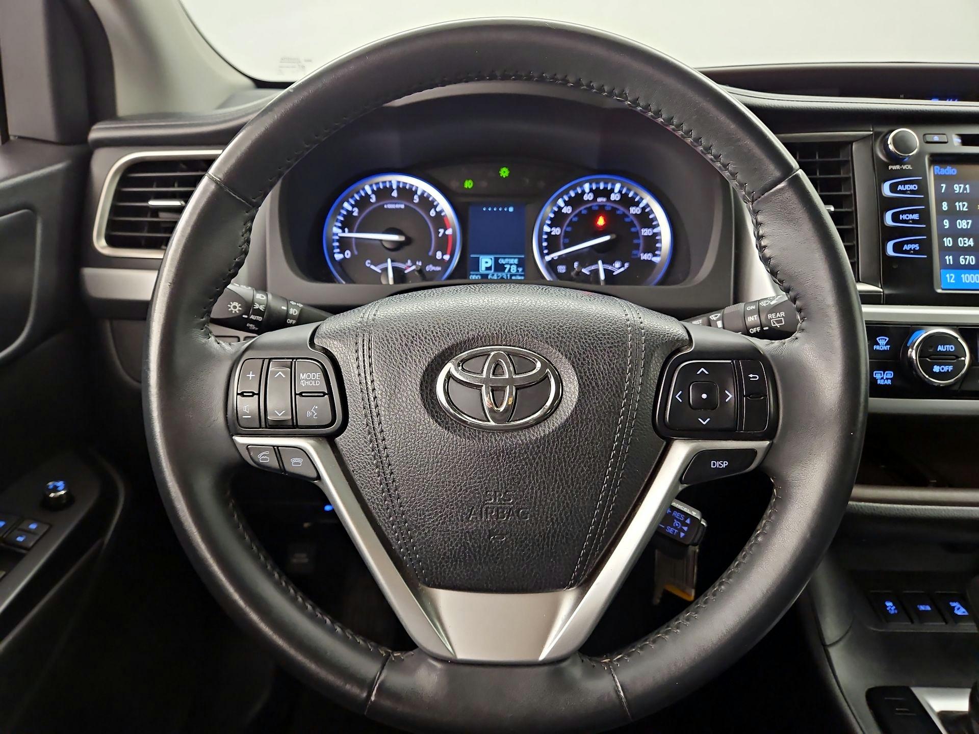 Thumbnail: 2016 Toyota Highlander - 10