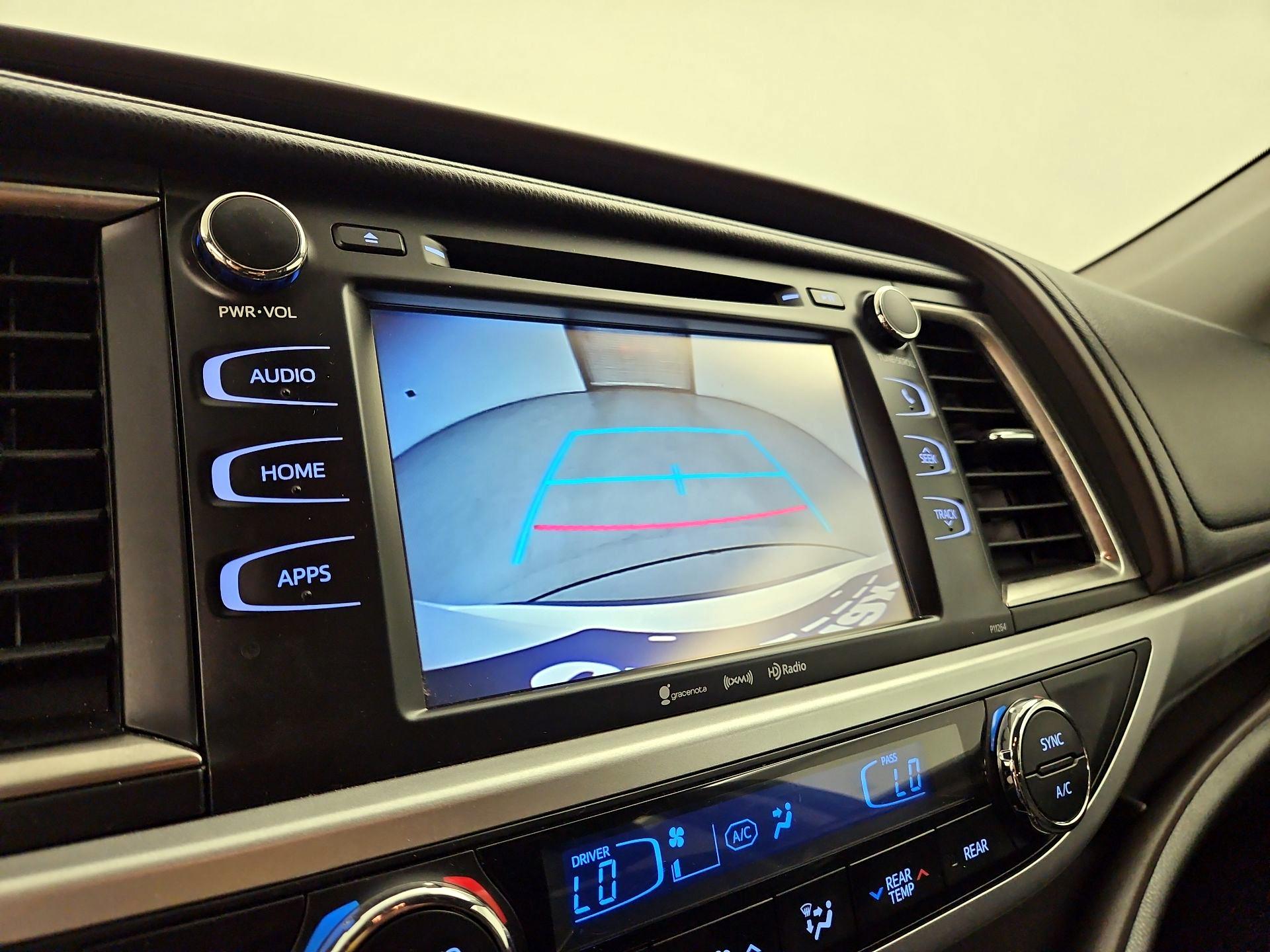 Thumbnail: 2016 Toyota Highlander - 14